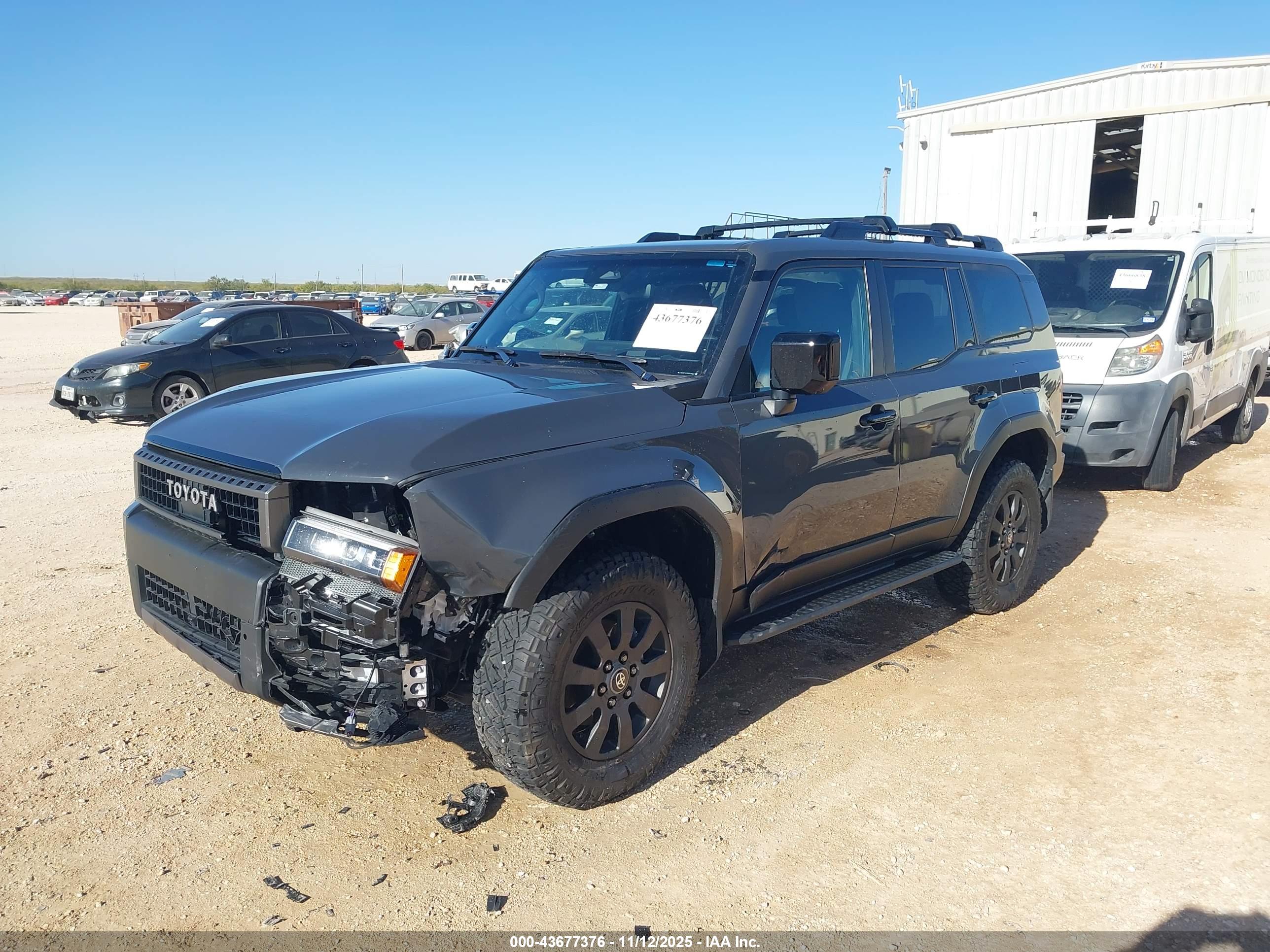 TOYOTA LAND image 2