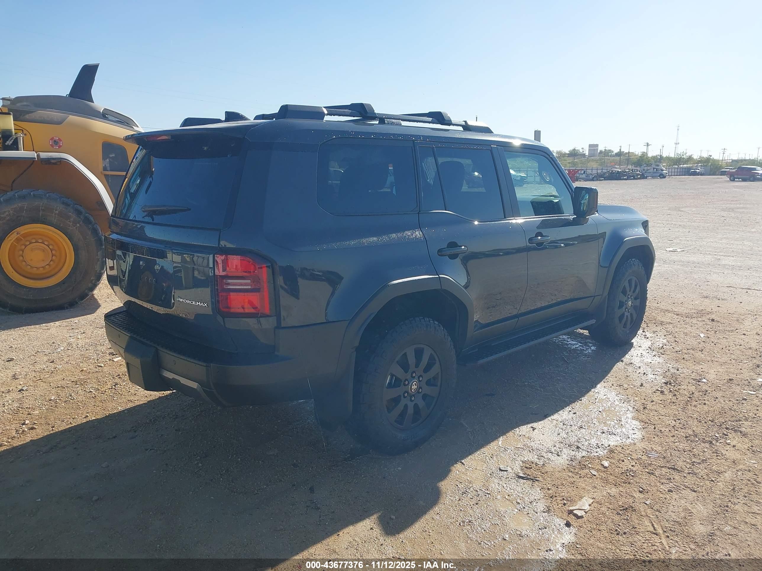 TOYOTA LAND image 4
