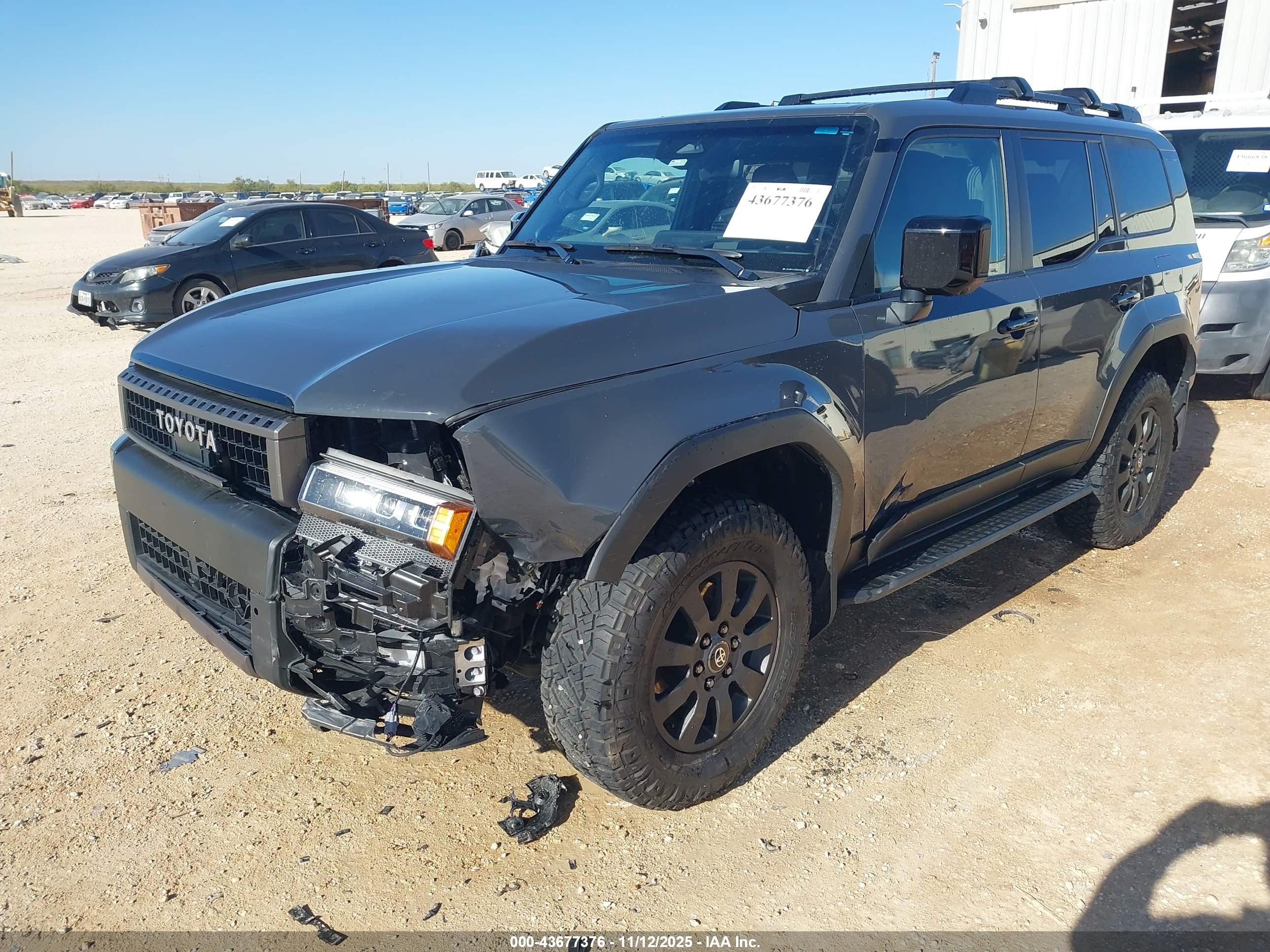 TOYOTA LAND image 6