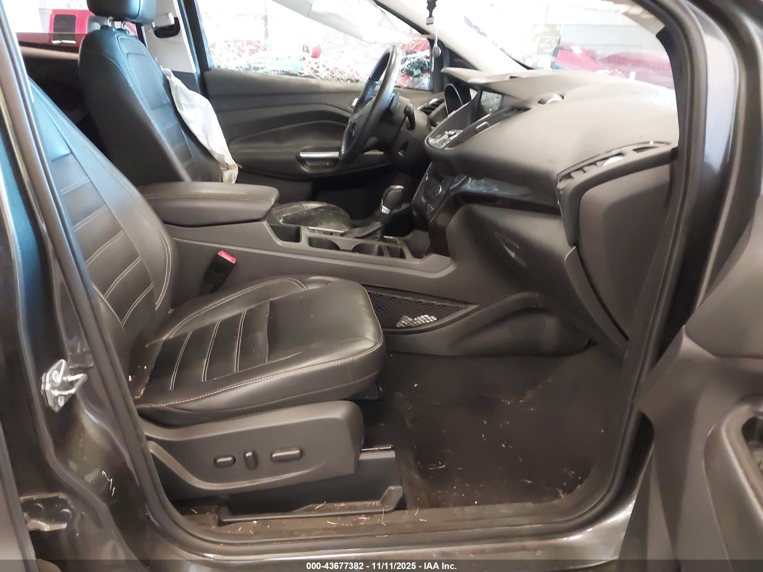 FORD ESCAPE image 5