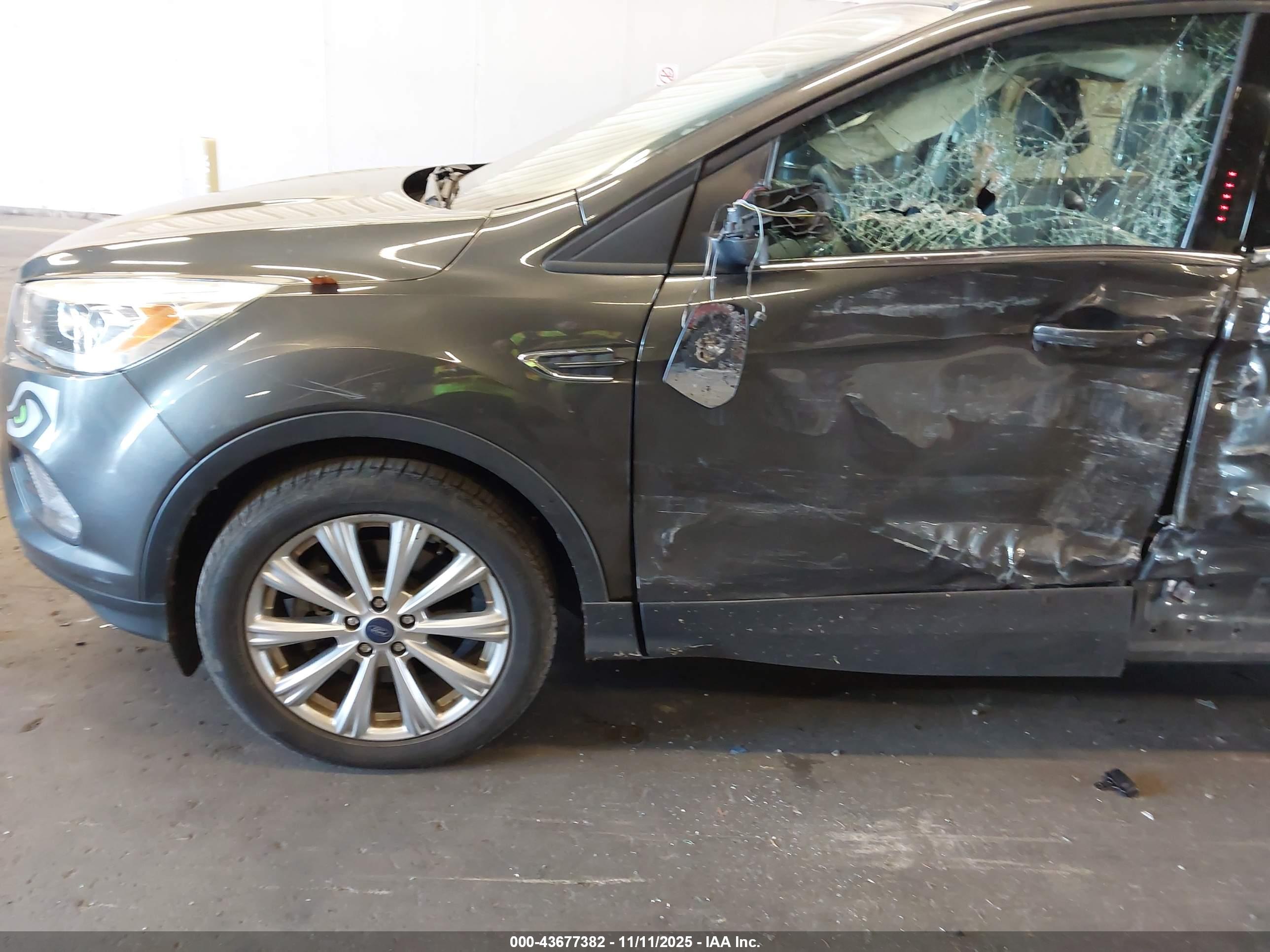 FORD ESCAPE image 6