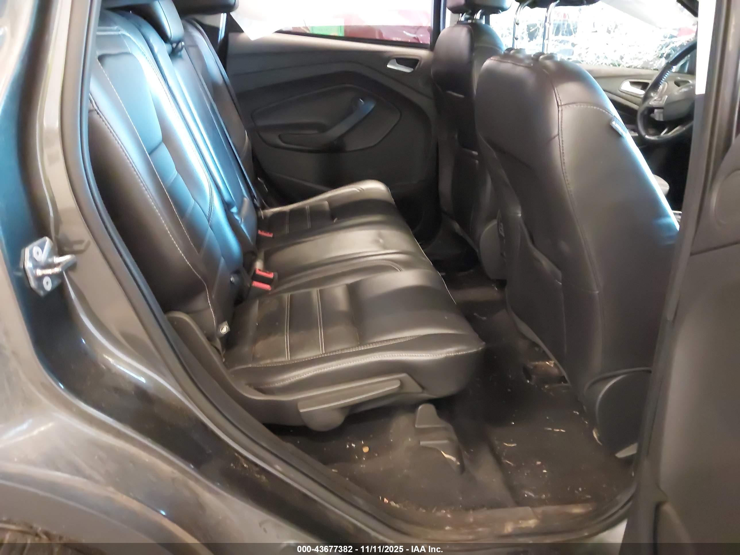 FORD ESCAPE image 8