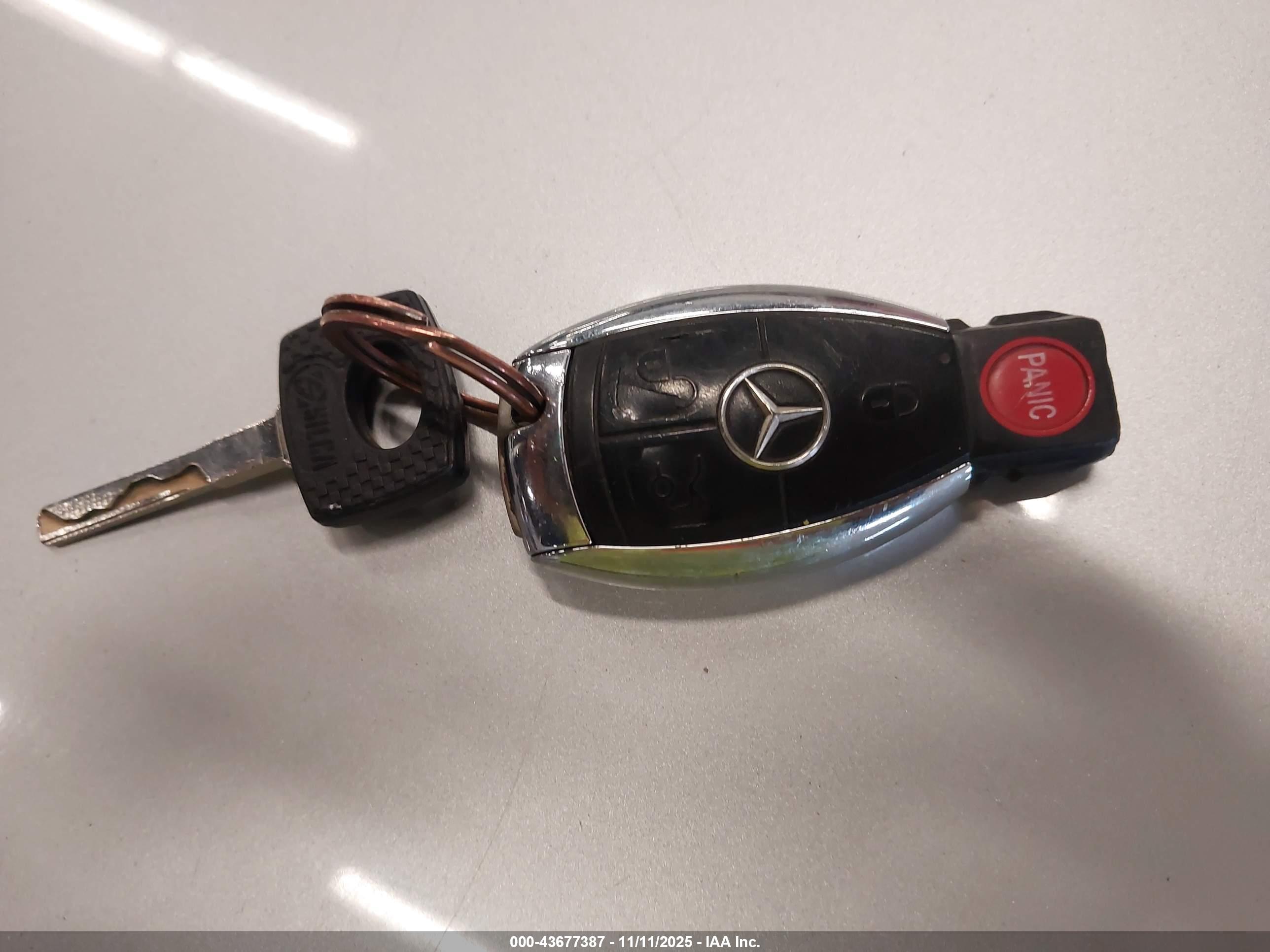 MERCEDES-BENZ E image 11
