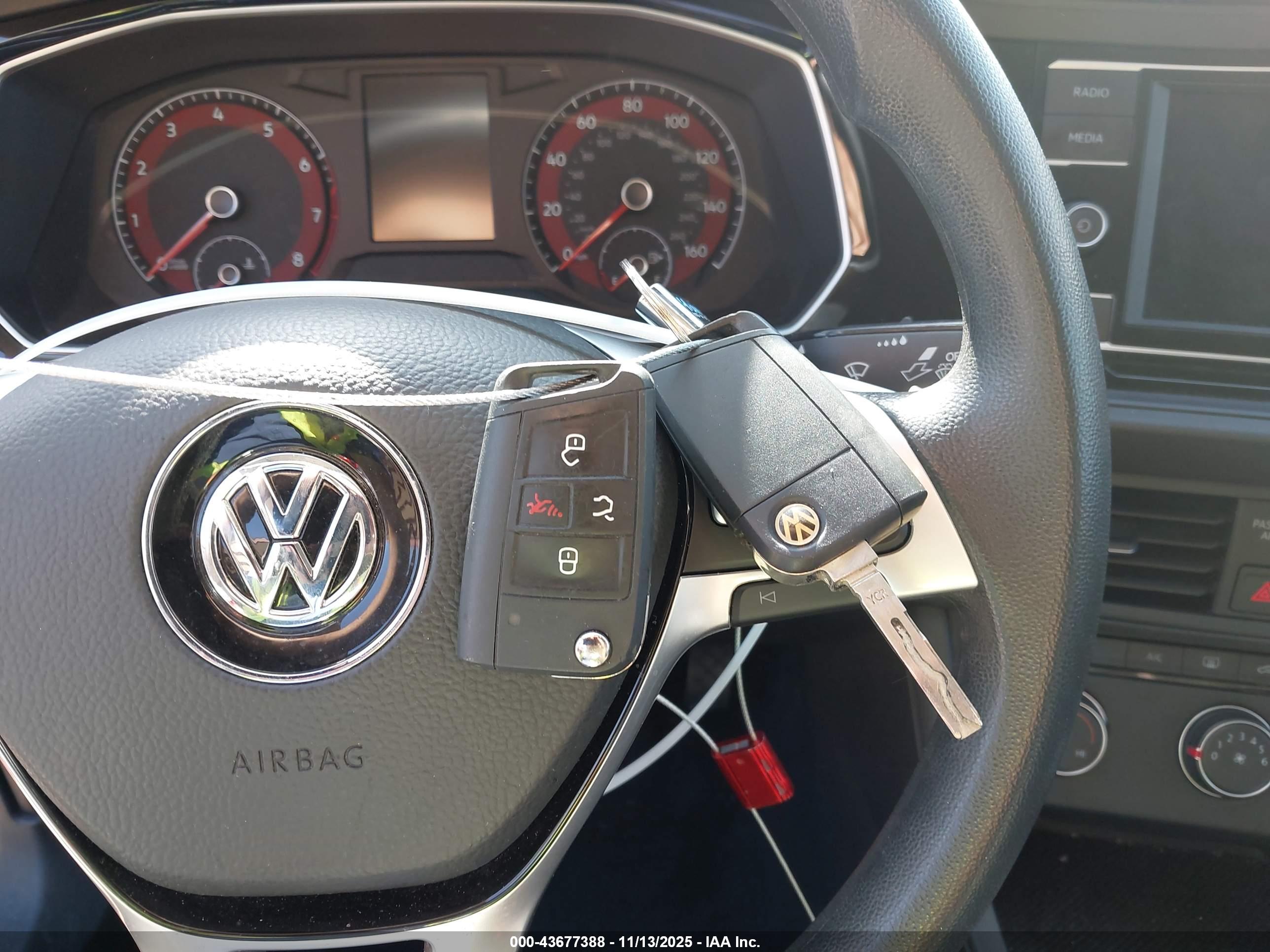 VOLKSWAGEN JETTA image 11