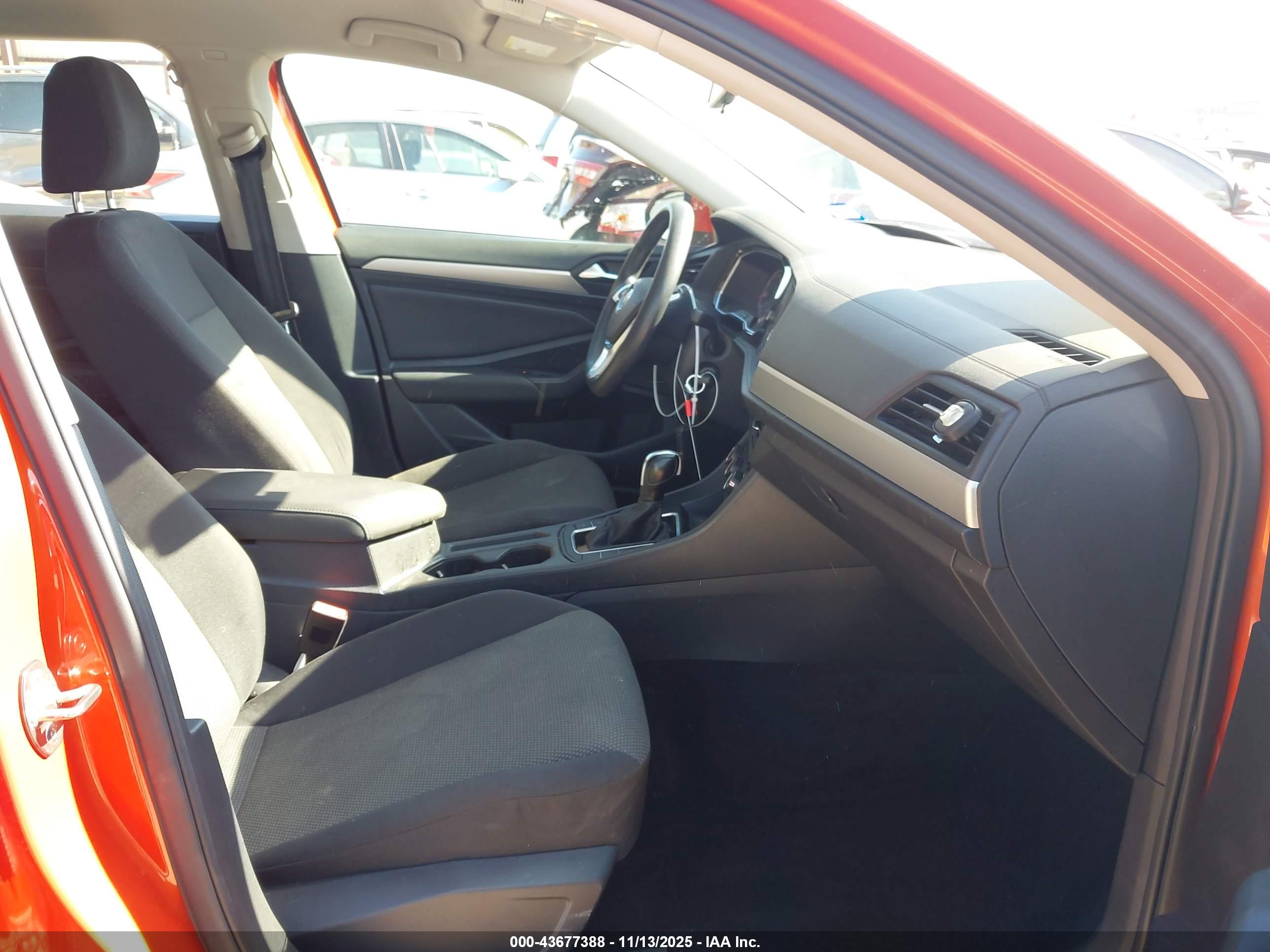 VOLKSWAGEN JETTA image 5