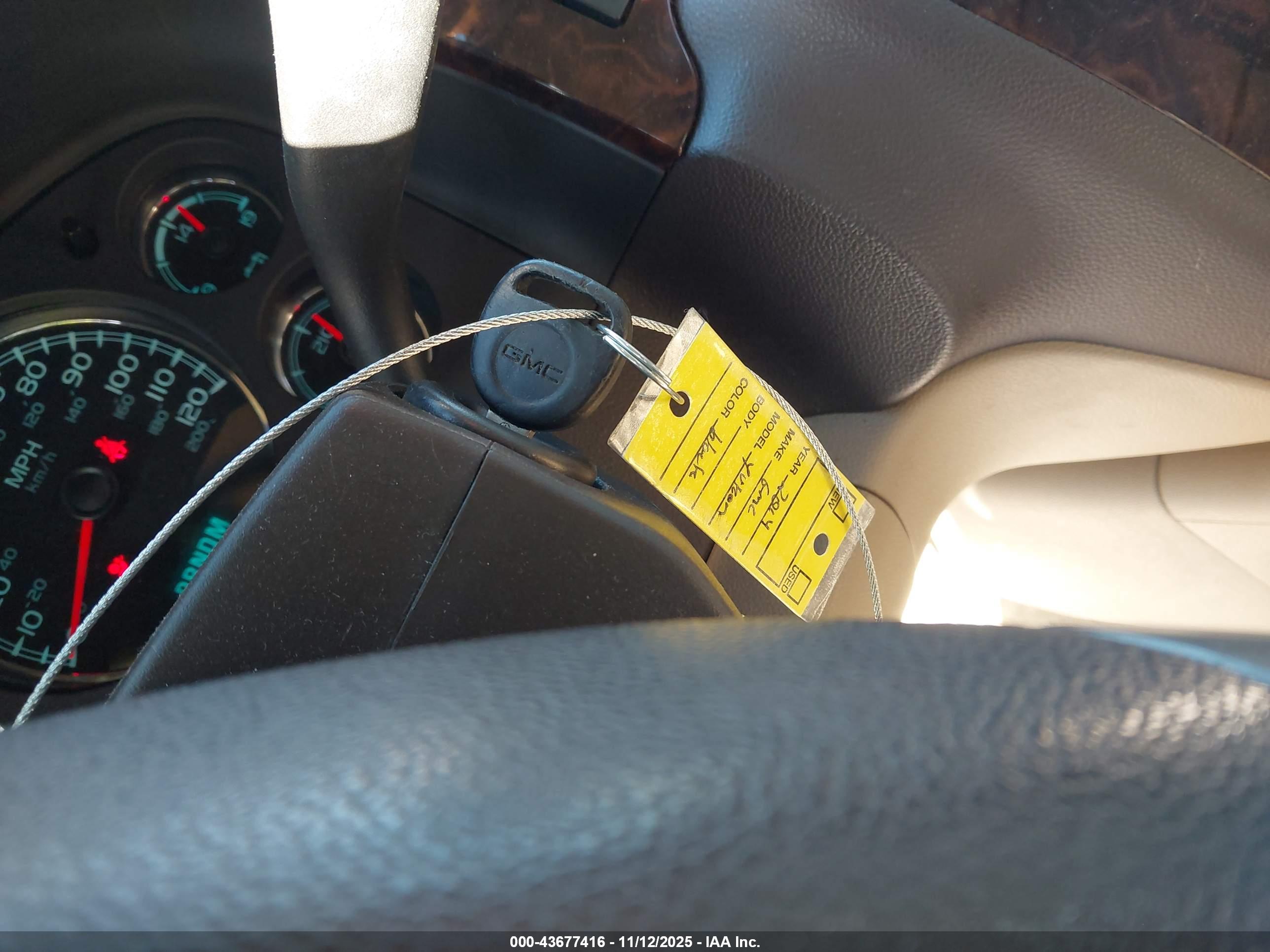GMC YUKON image 11