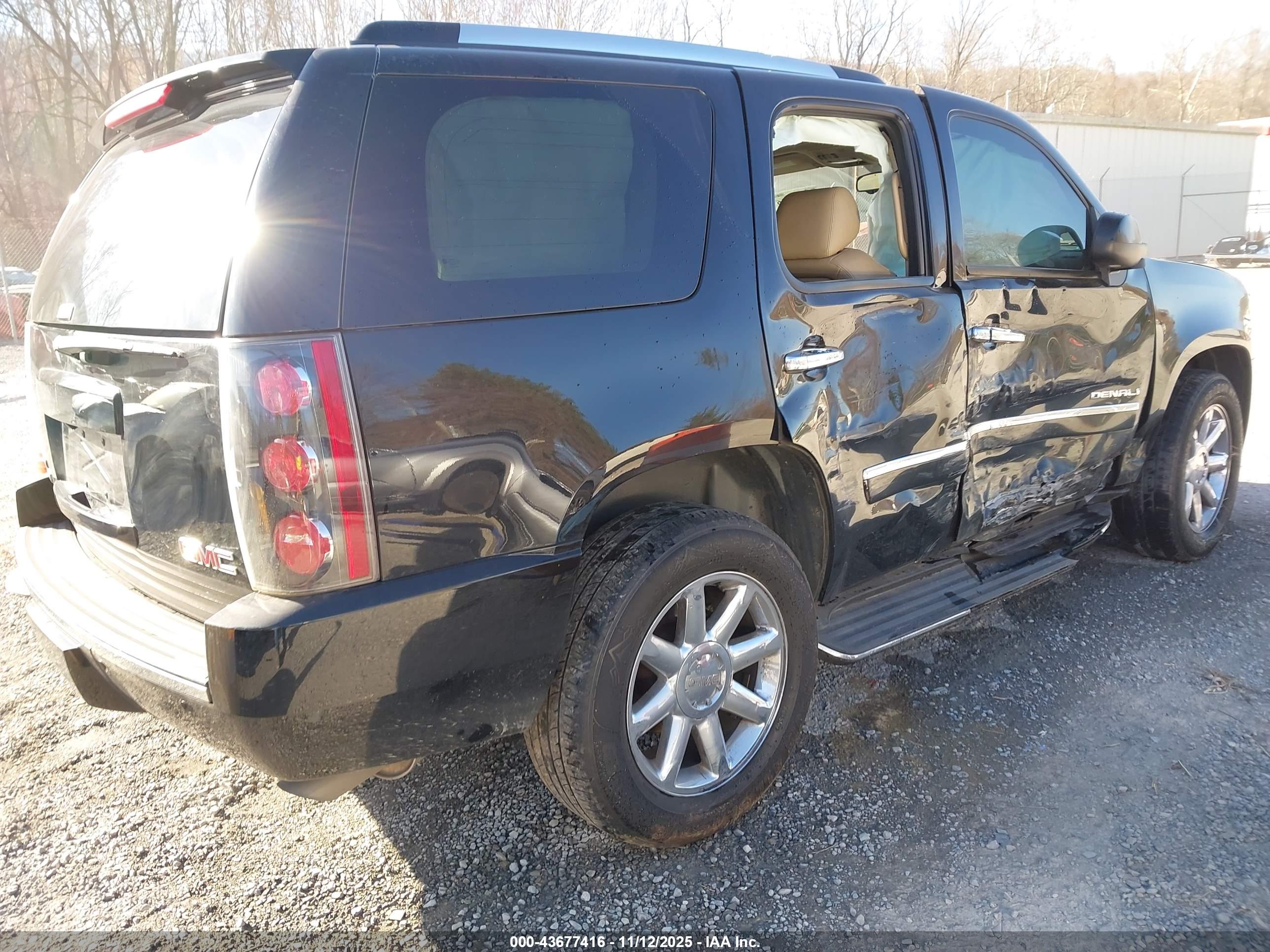 GMC YUKON image 4