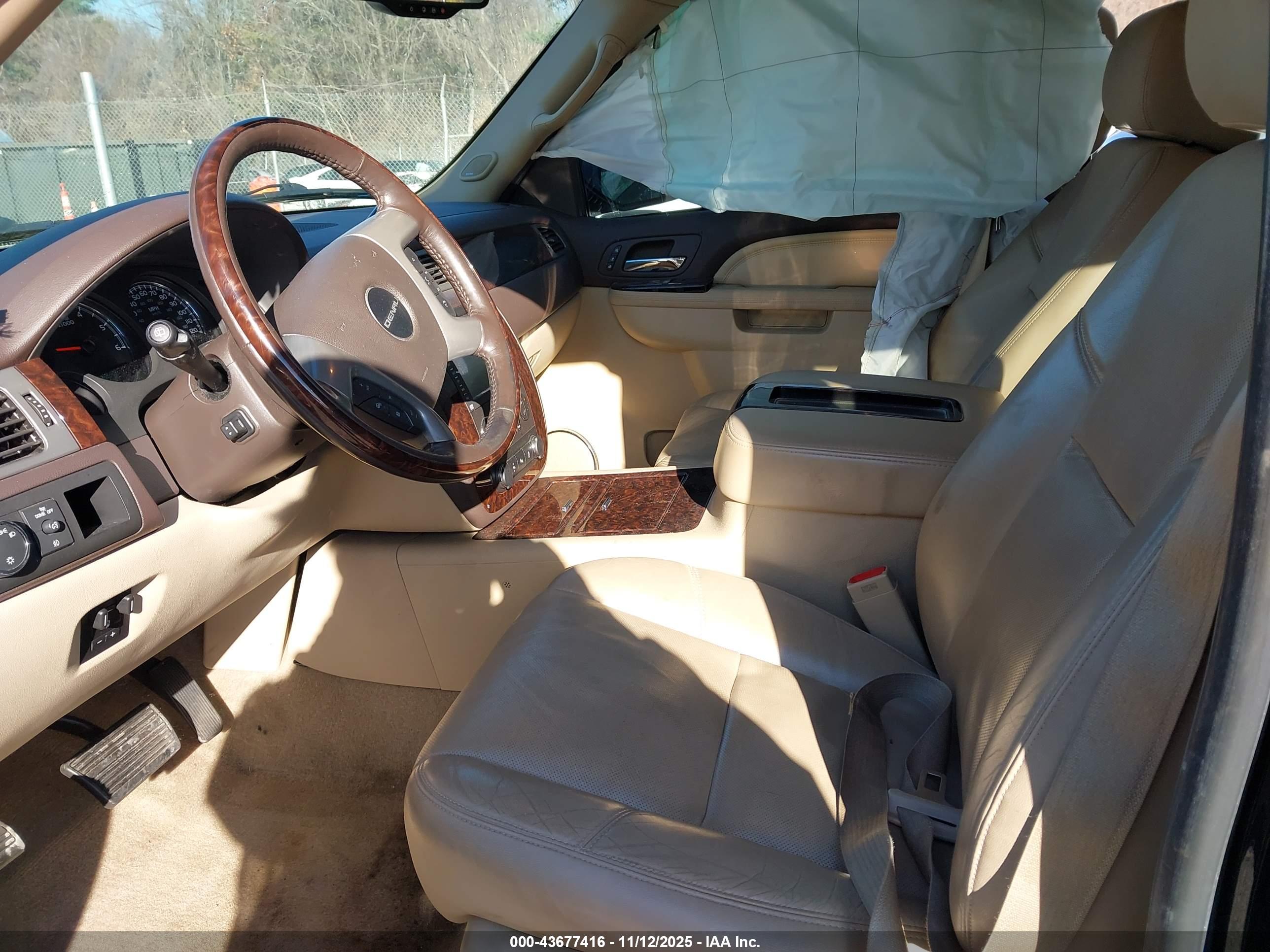 GMC YUKON image 5