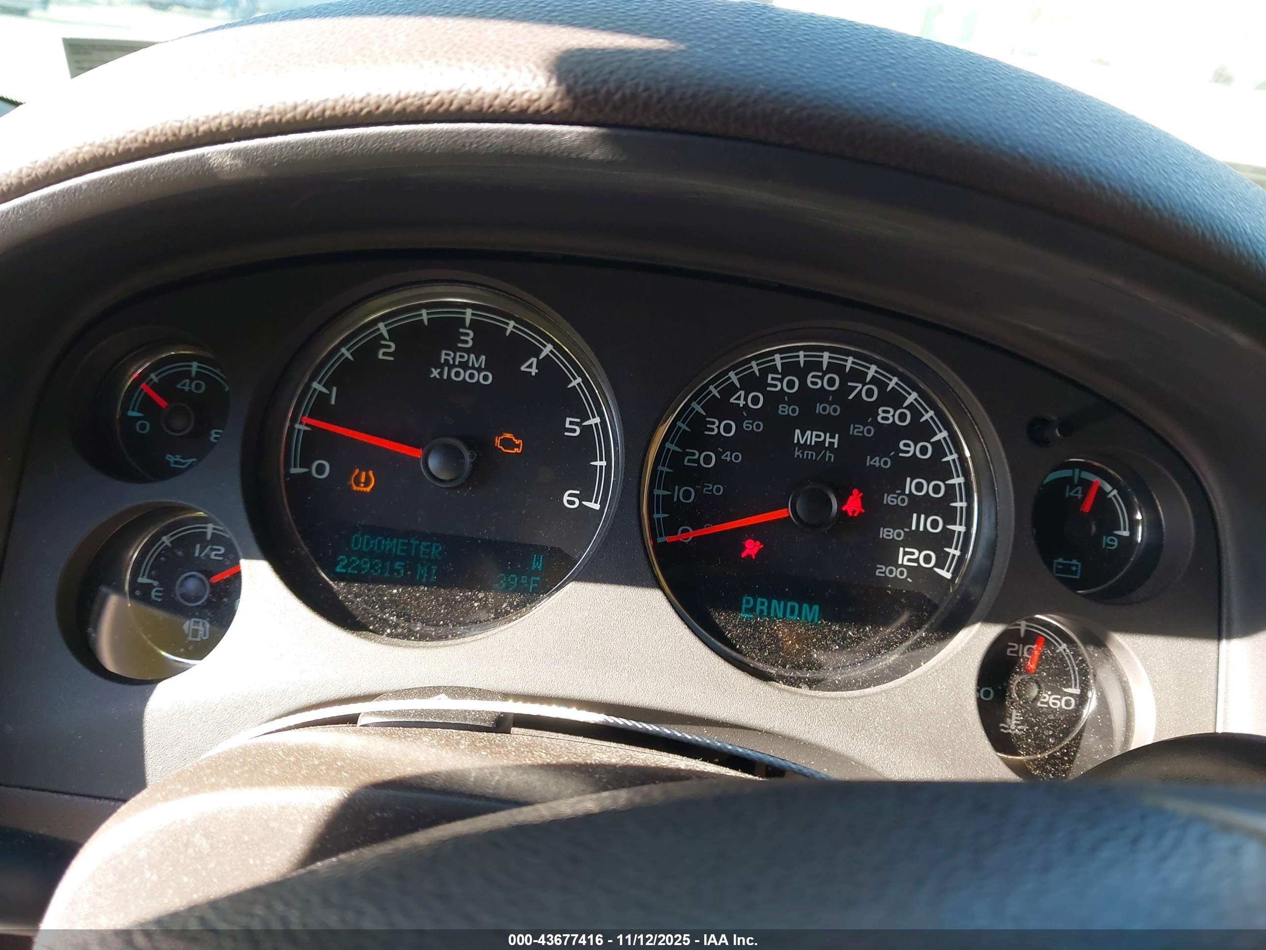 GMC YUKON image 7