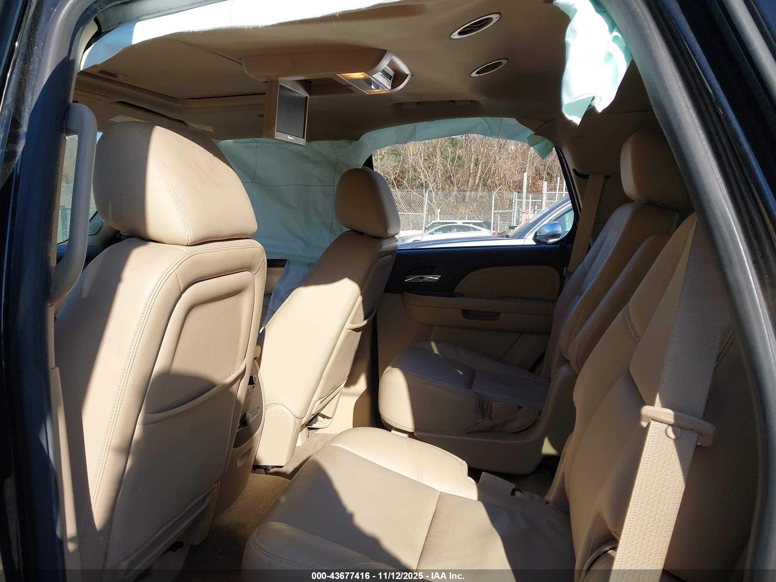 GMC YUKON image 8