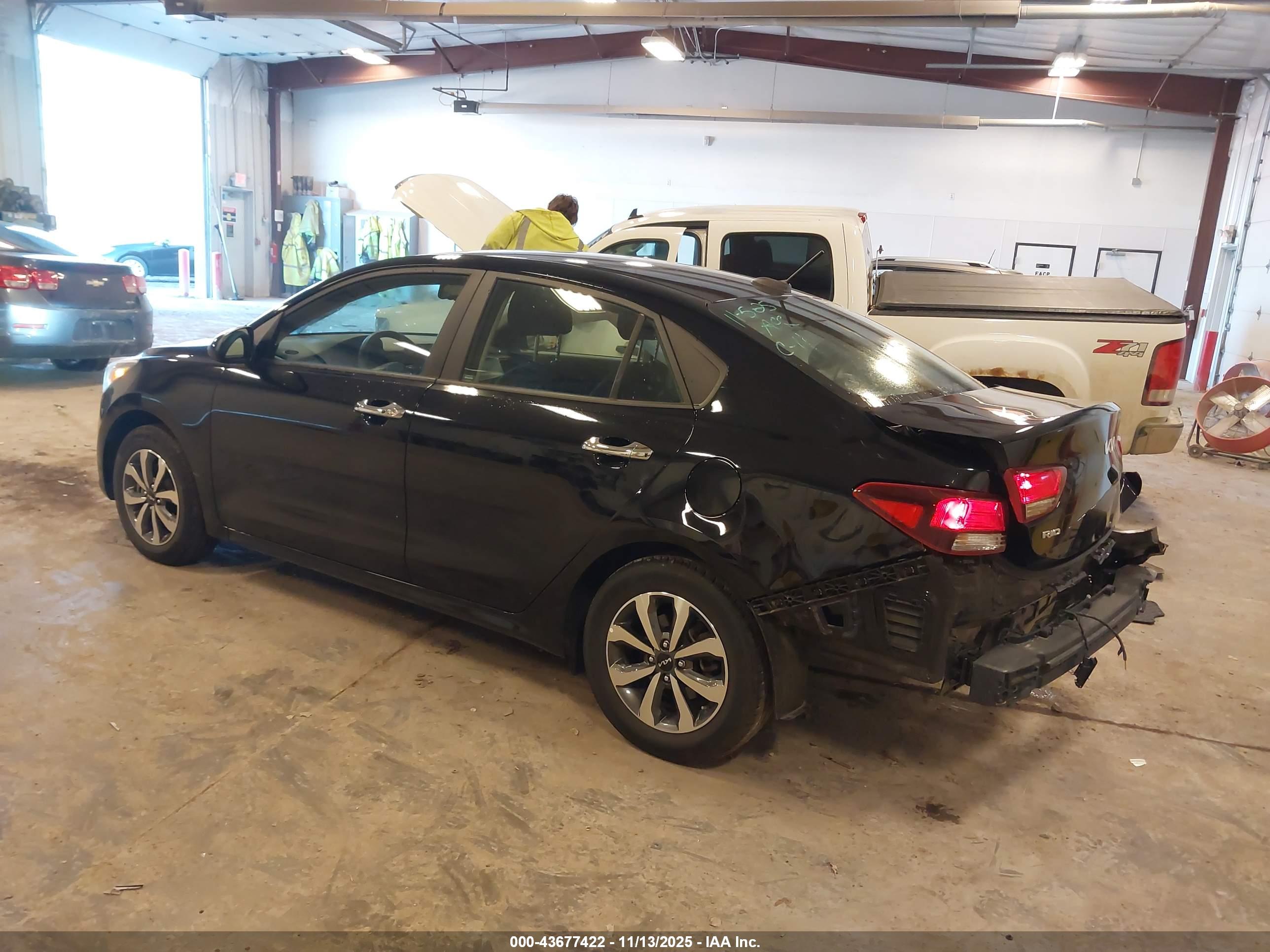 KIA RIO image 3