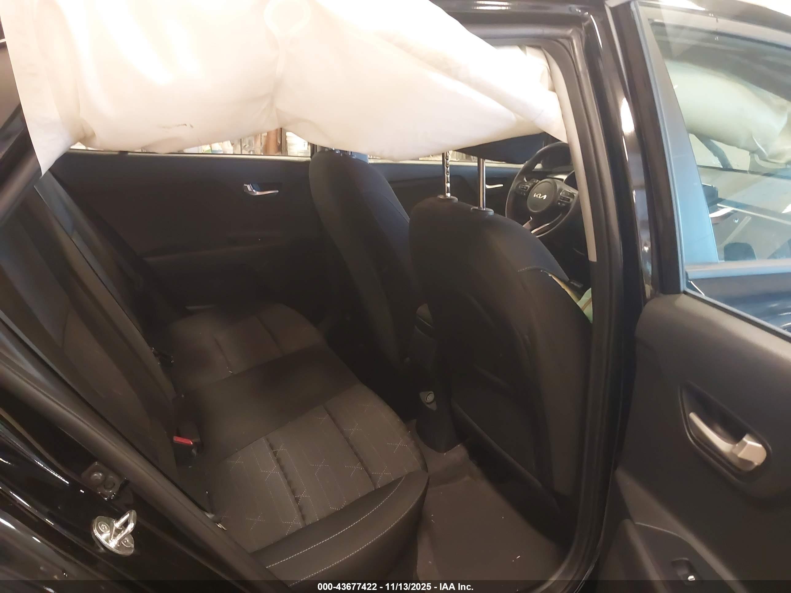 KIA RIO image 8