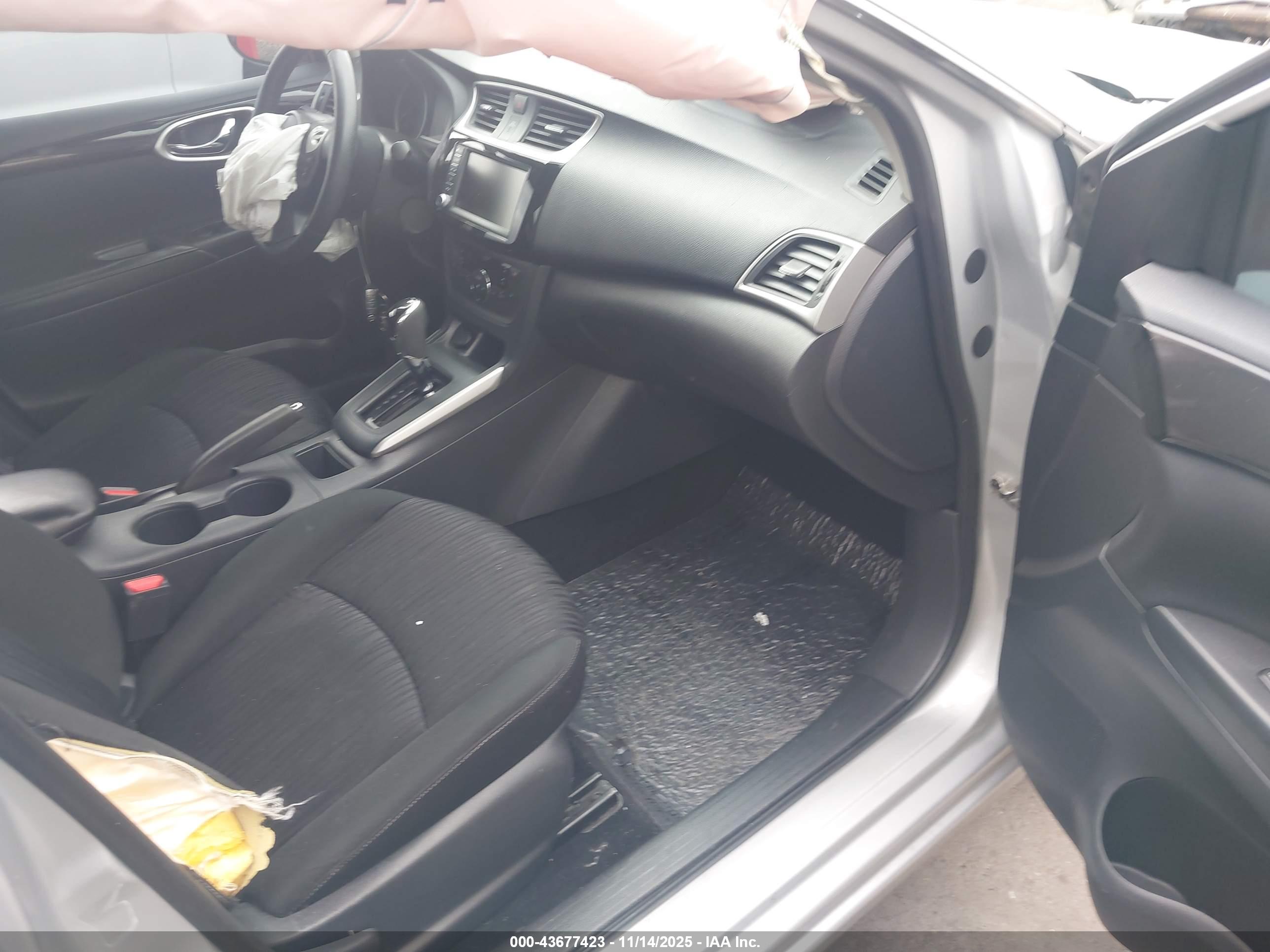 NISSAN SENTRA image 5
