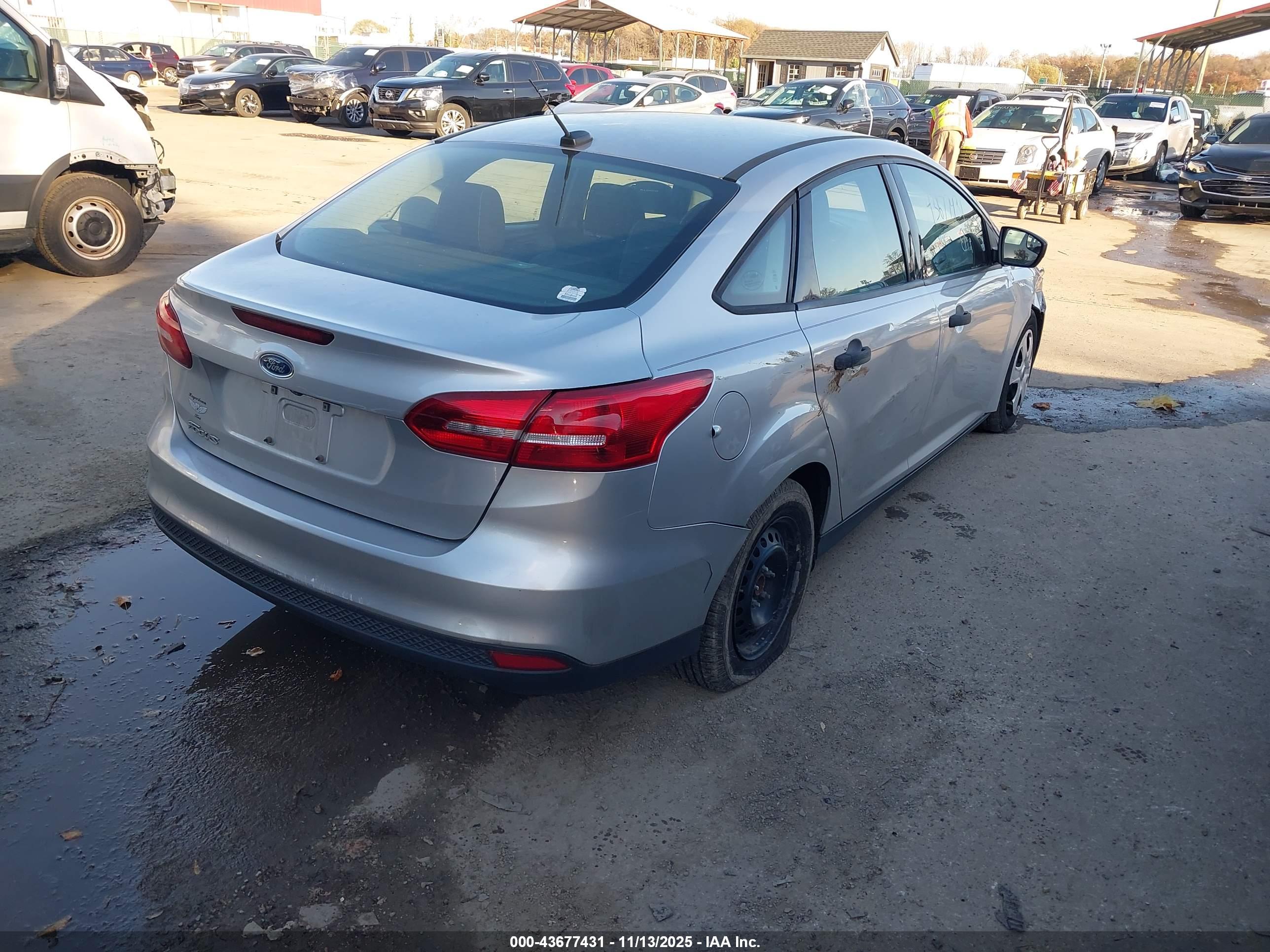 FORD FOCUS image 4