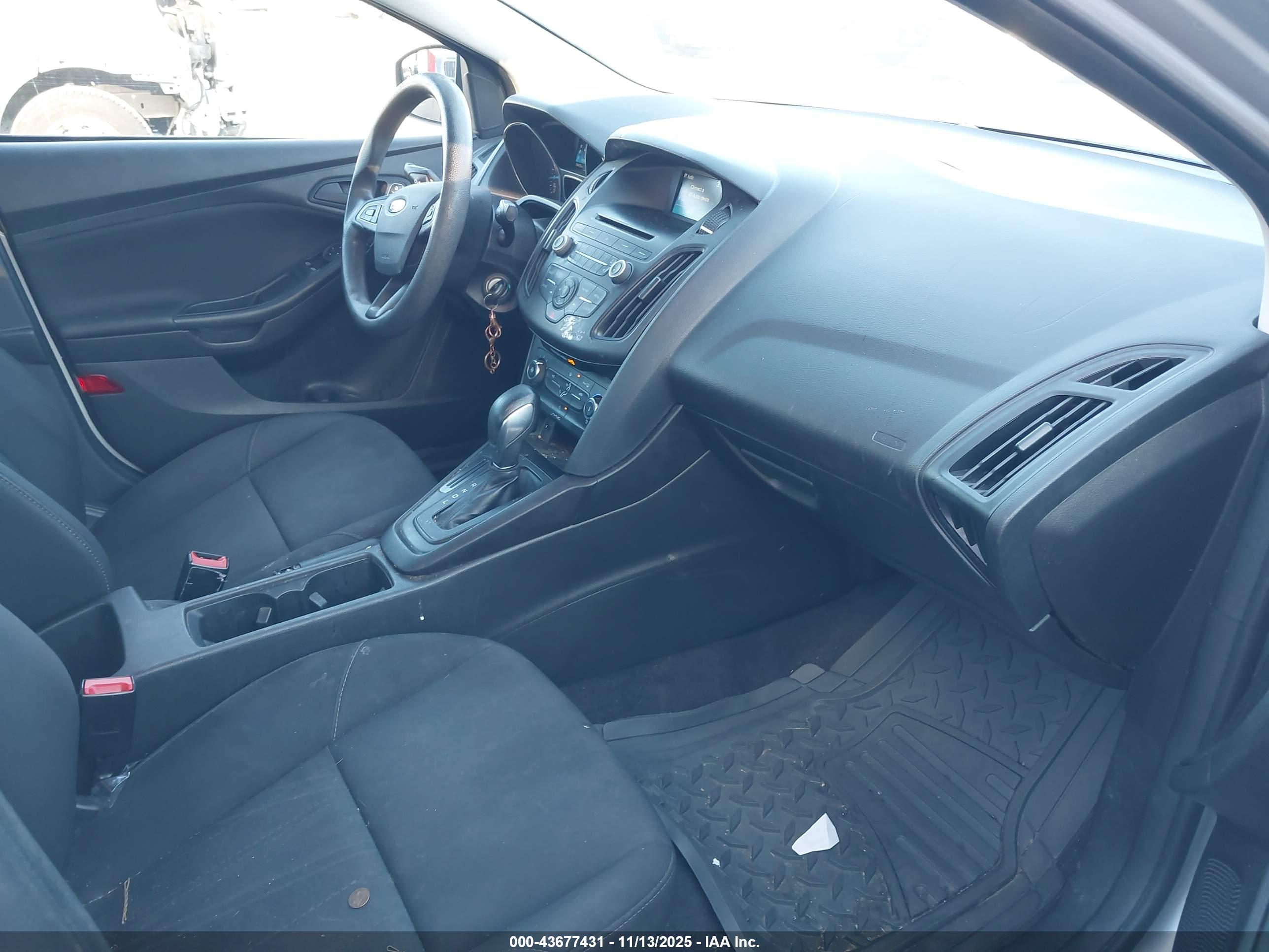 FORD FOCUS image 5
