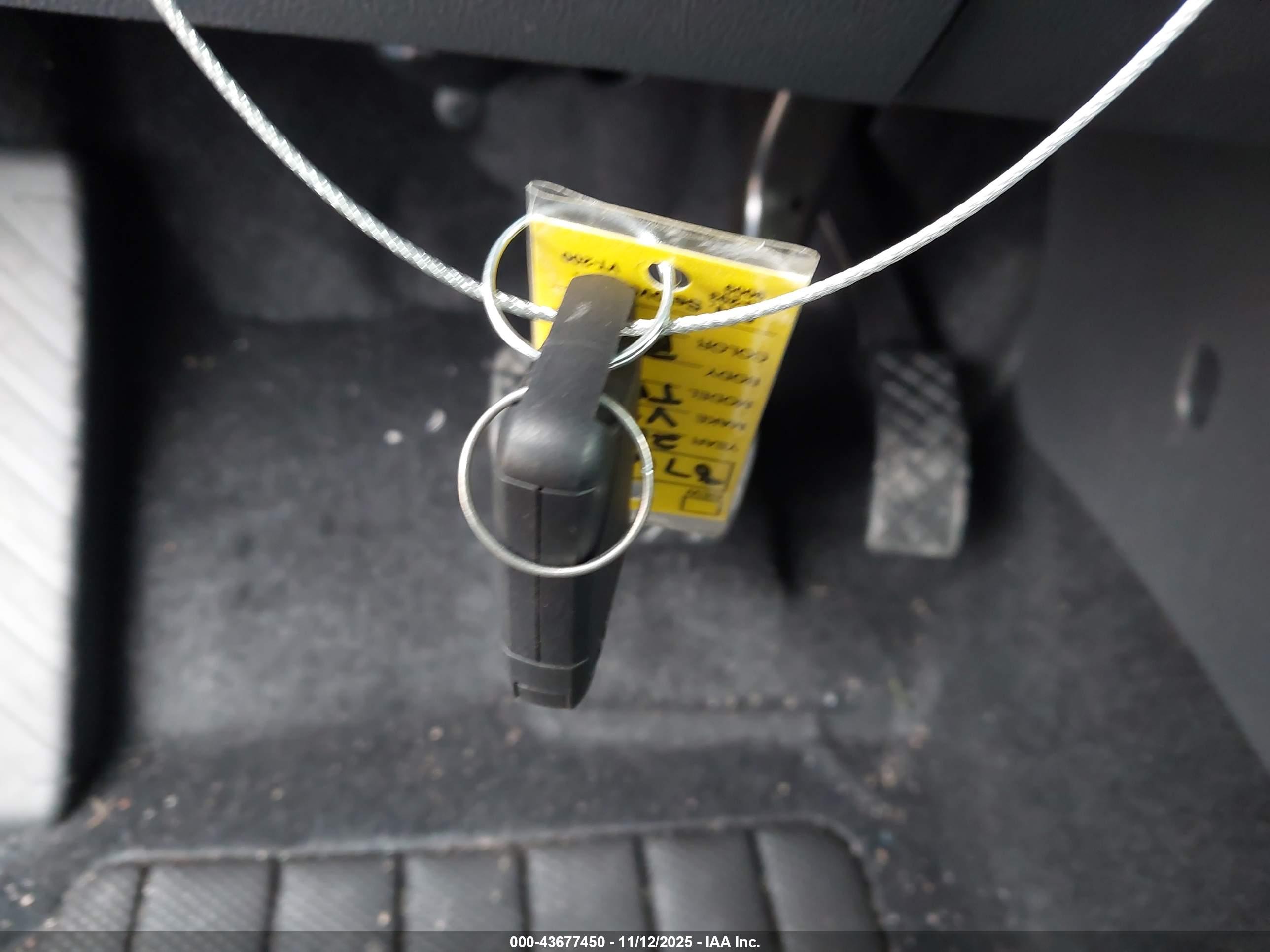 VOLKSWAGEN TAOS image 11