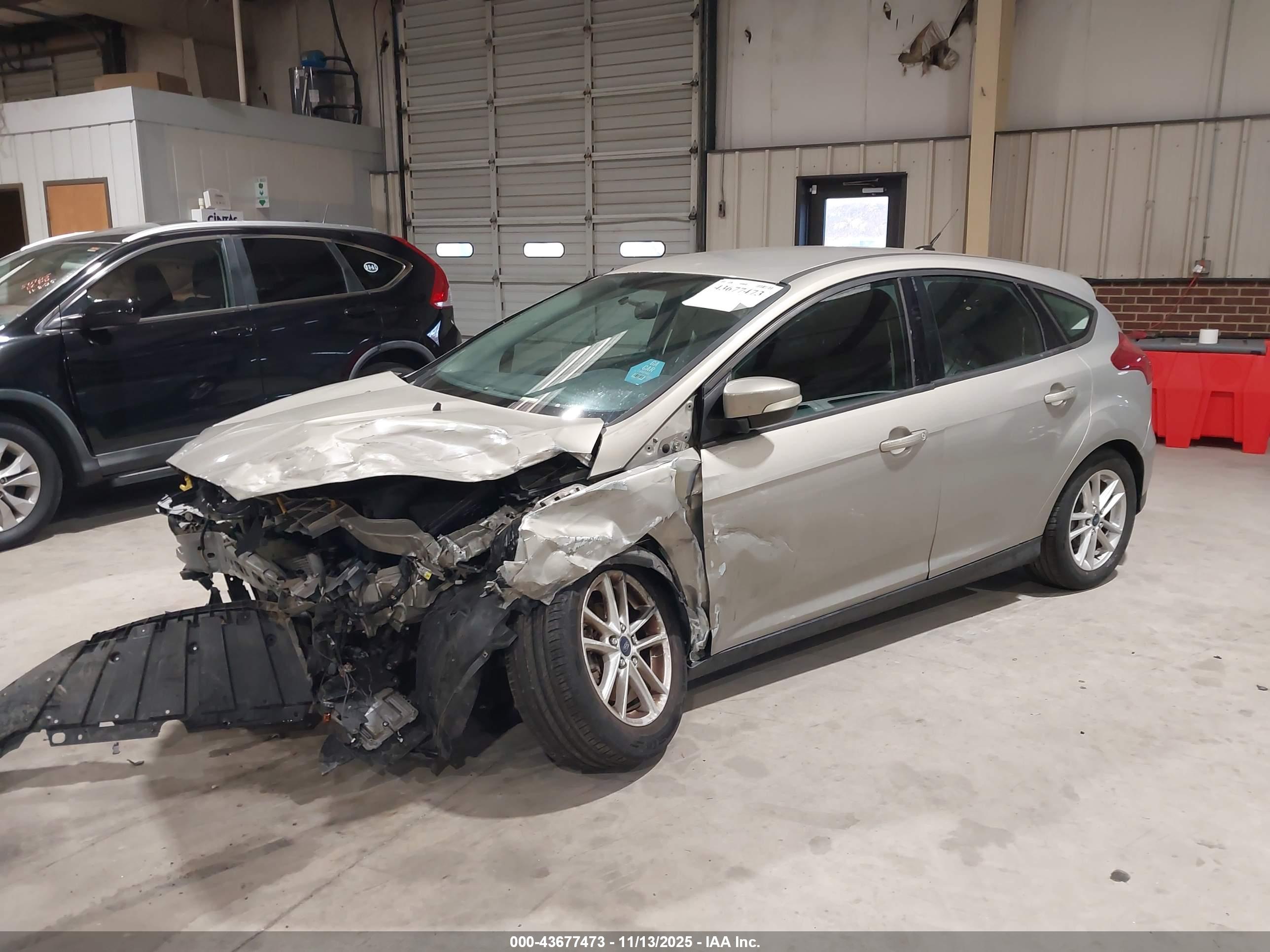 FORD FOCUS image 2