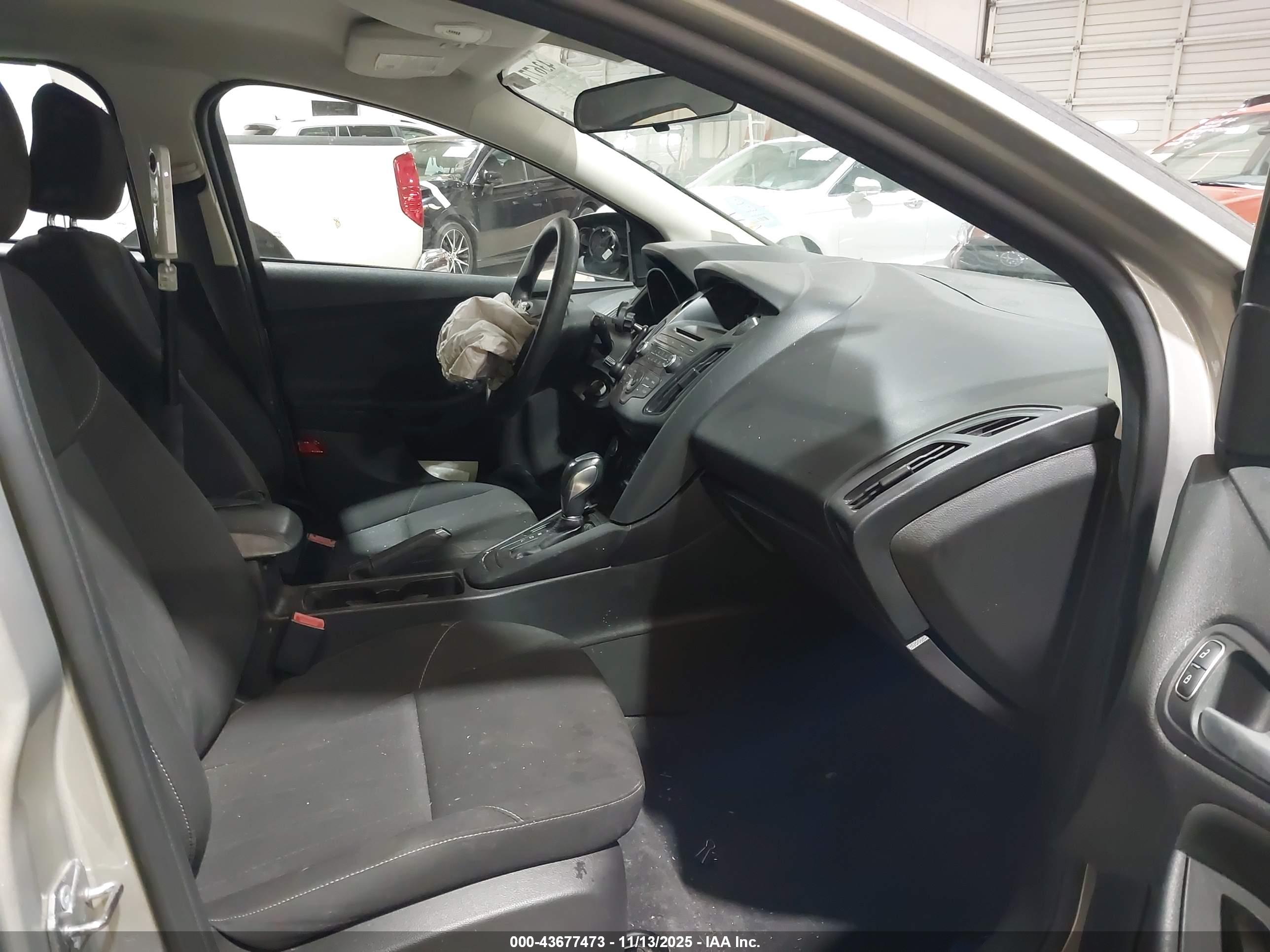 FORD FOCUS image 5