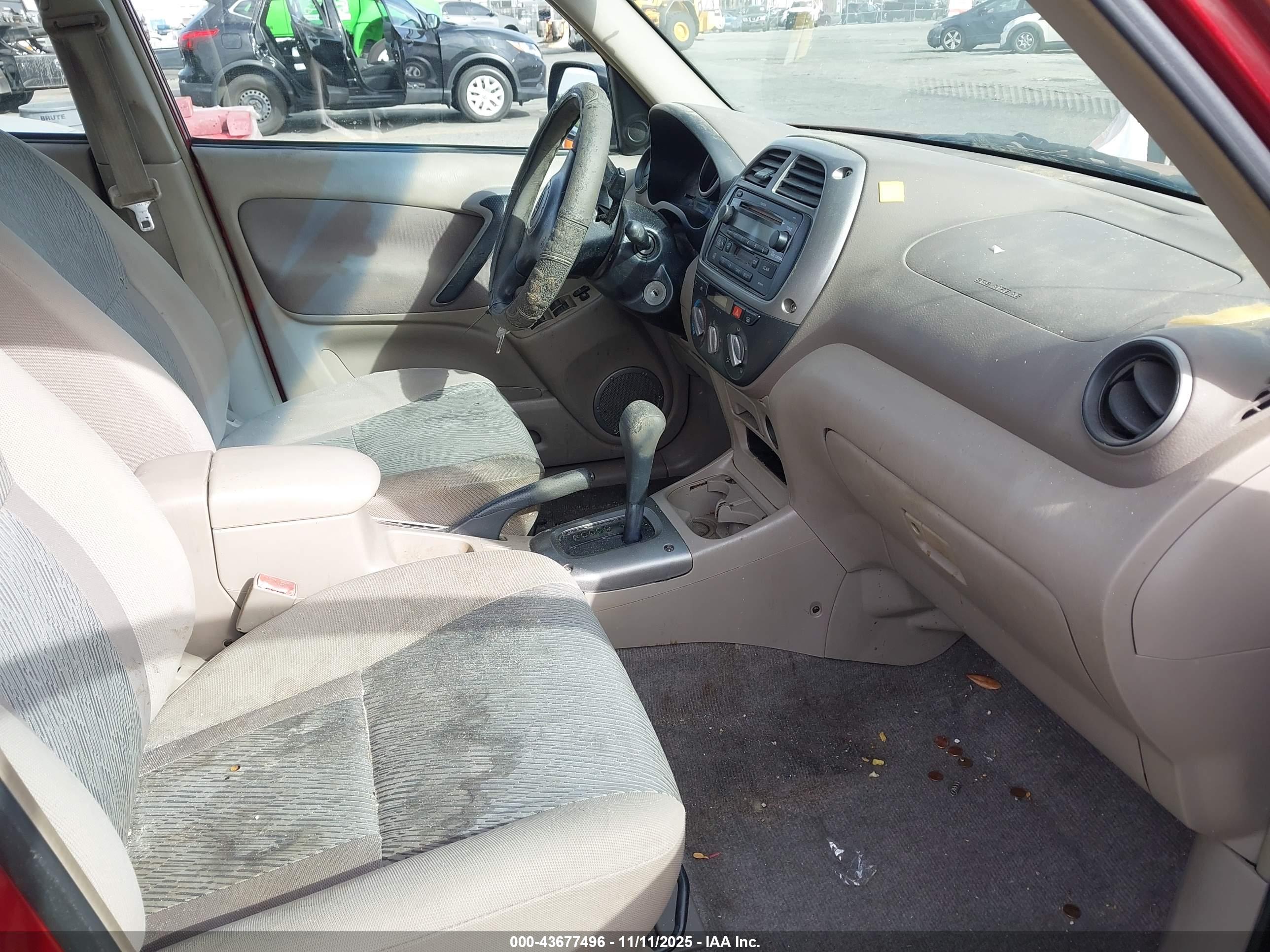 TOYOTA RAV4 image 5