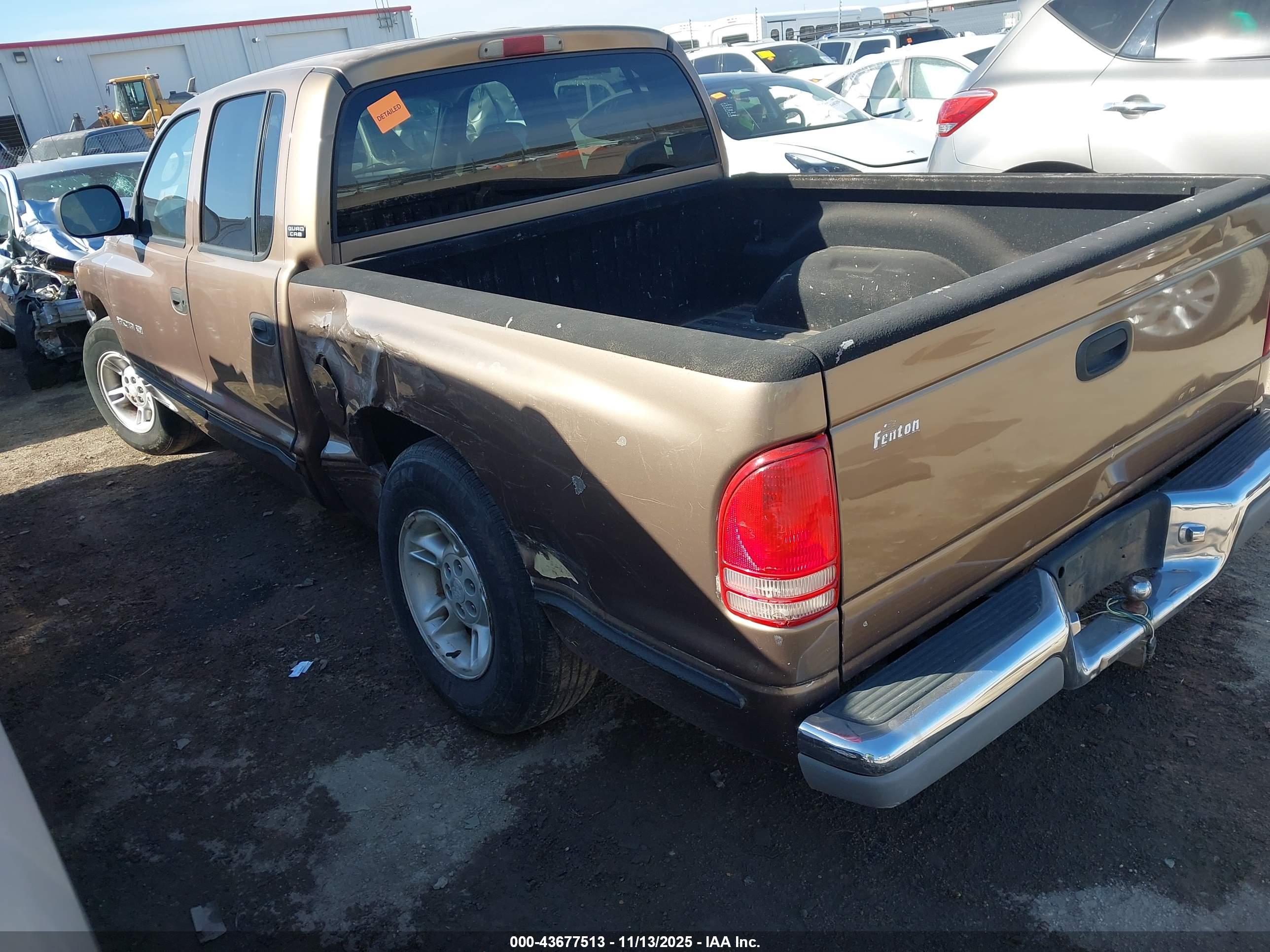 DODGE DAKOTA image 3