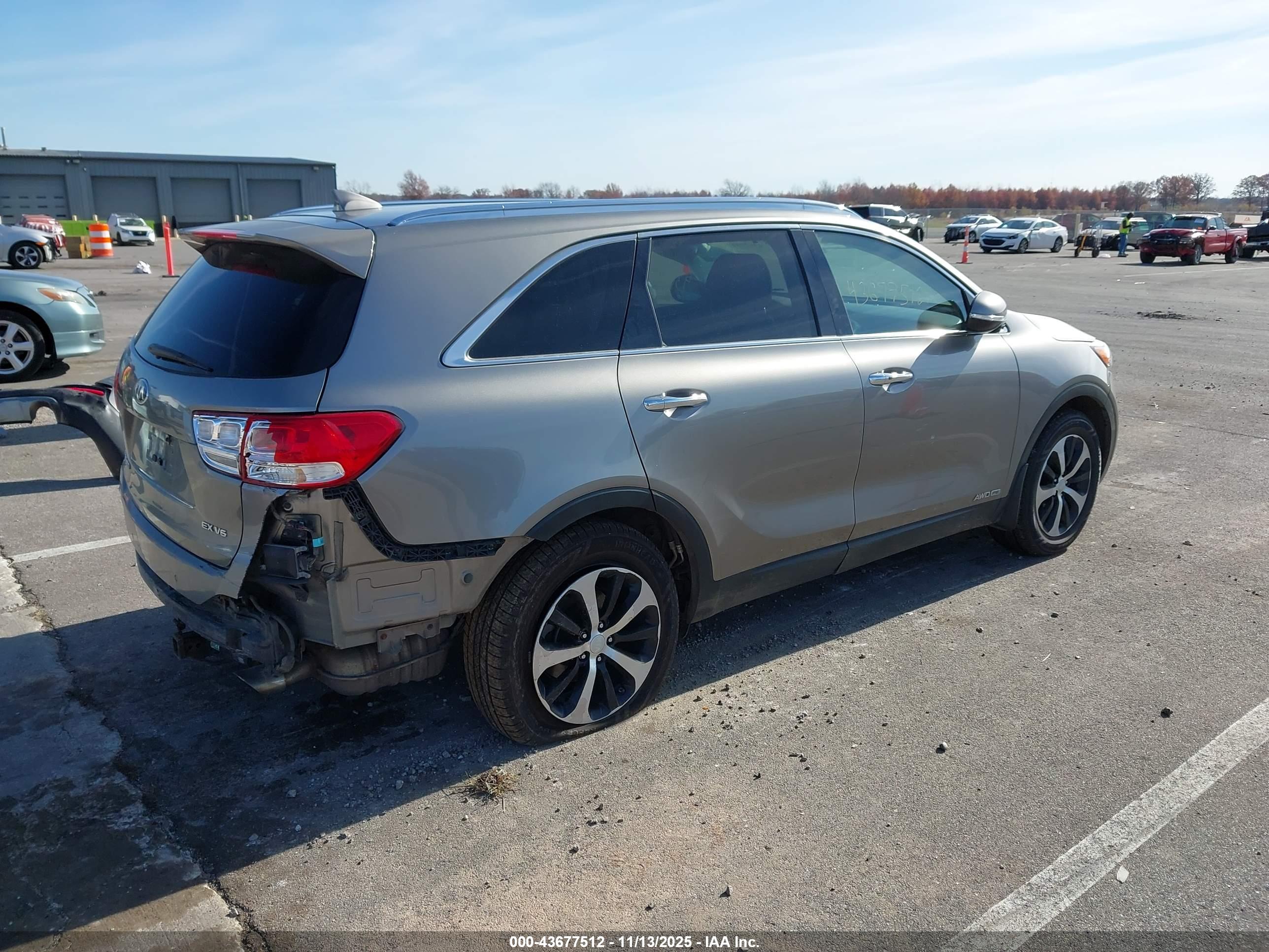 KIA SORENTO image 4