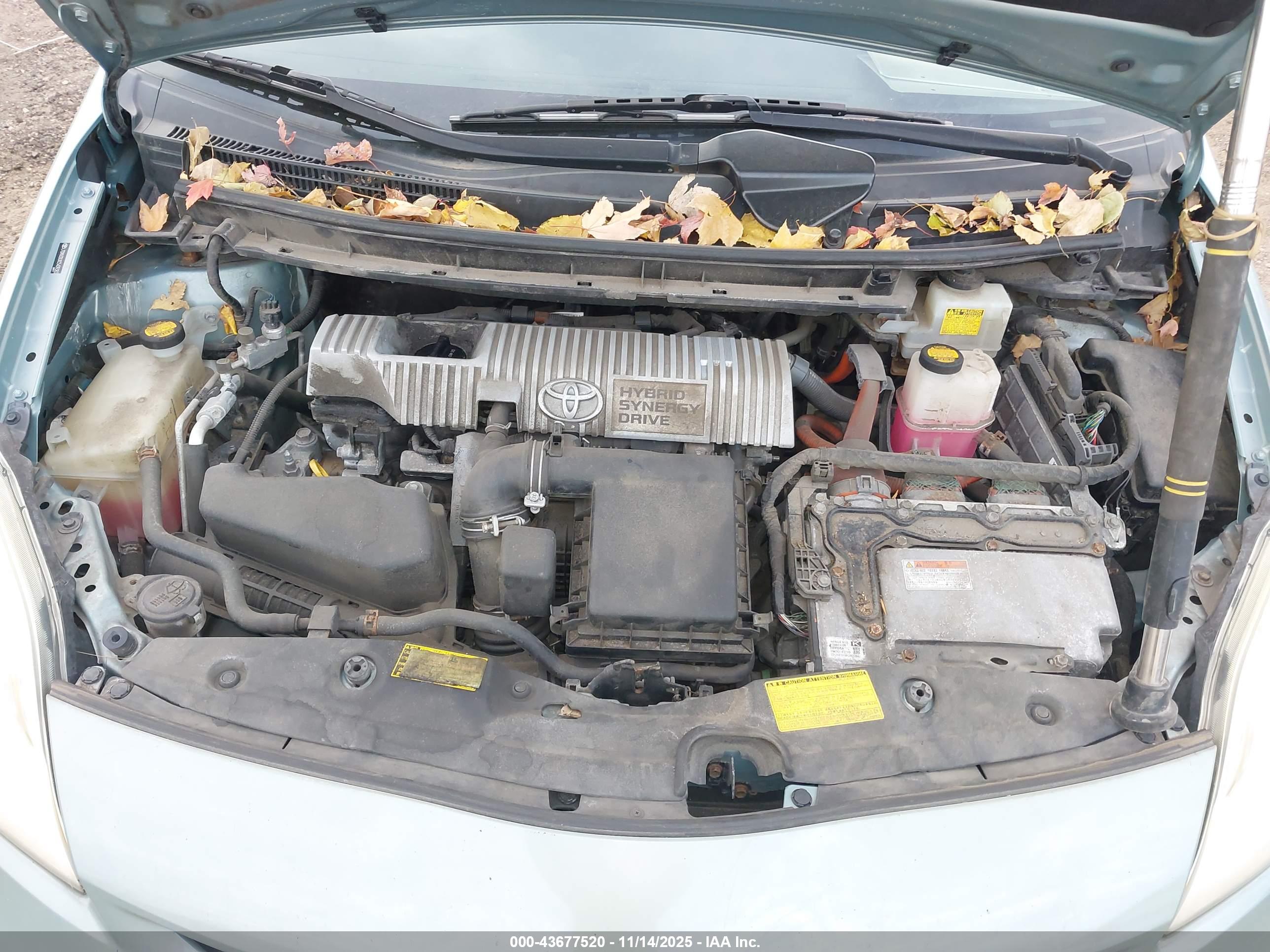 TOYOTA PRIUS image 10