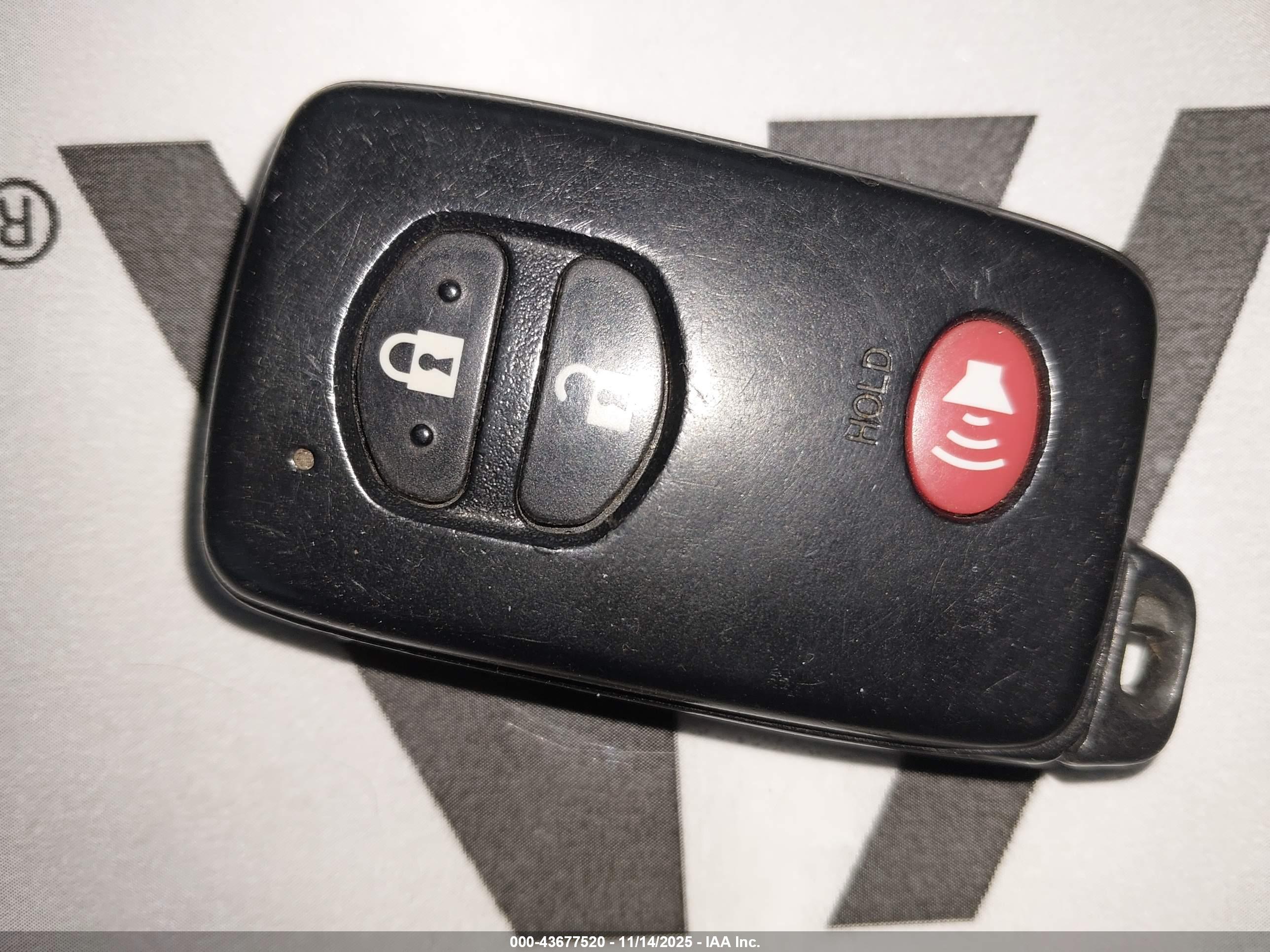 TOYOTA PRIUS image 11