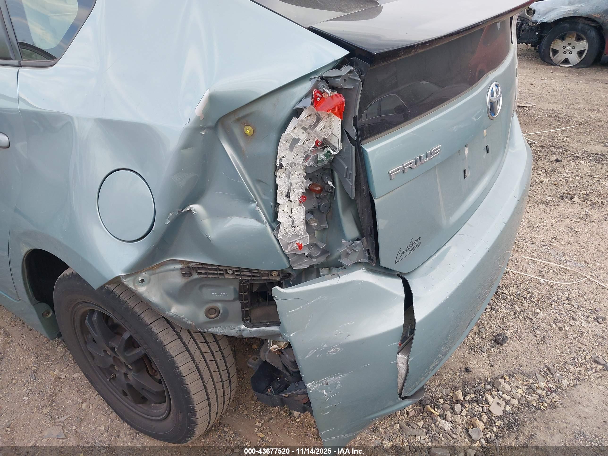 TOYOTA PRIUS image 6