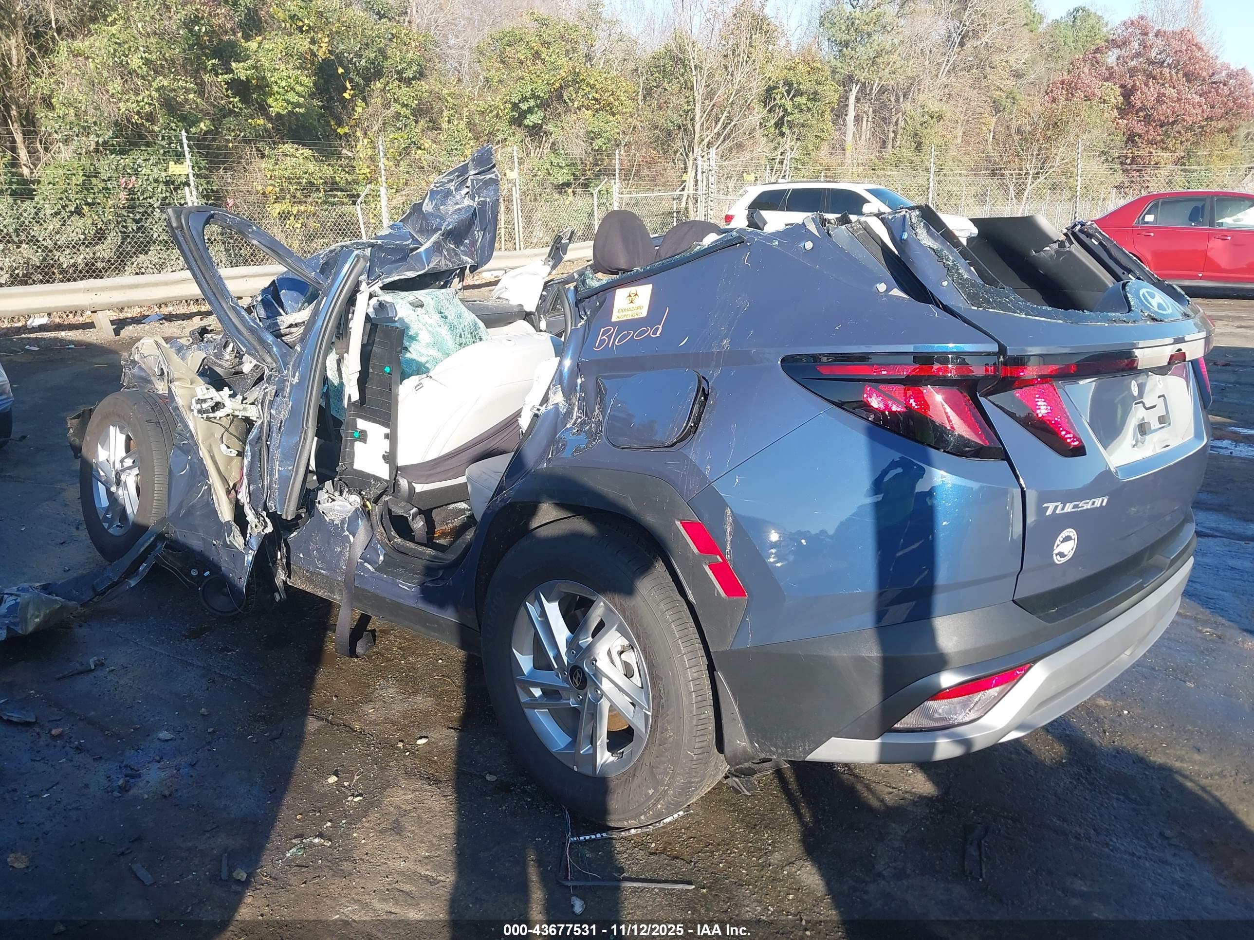 HYUNDAI TUCSON image 3