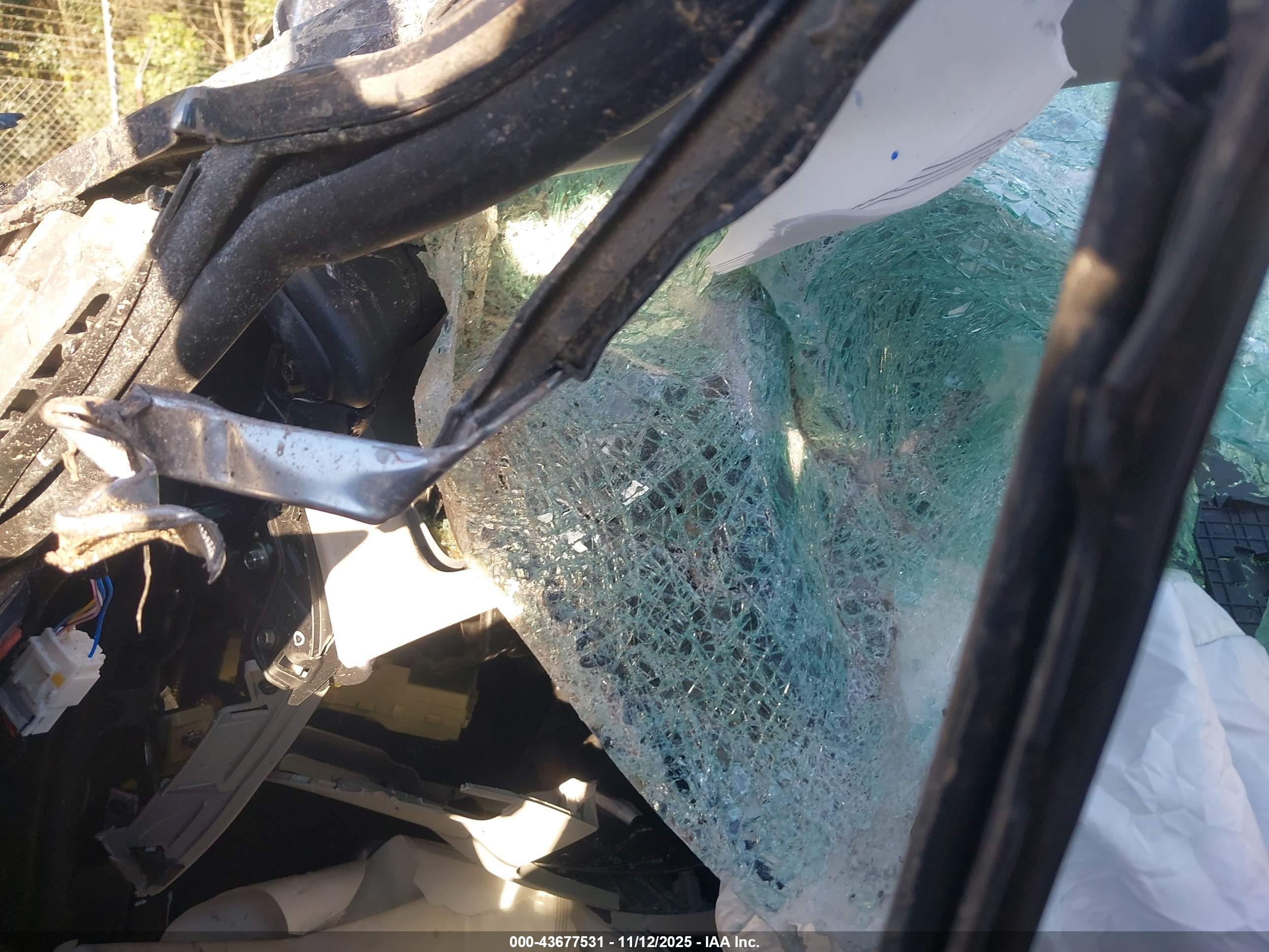 HYUNDAI TUCSON image 7