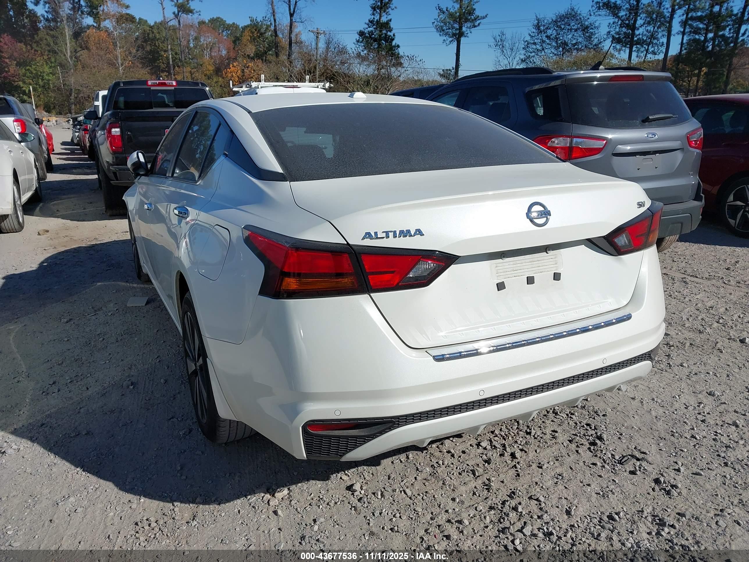 NISSAN ALTIMA image 3