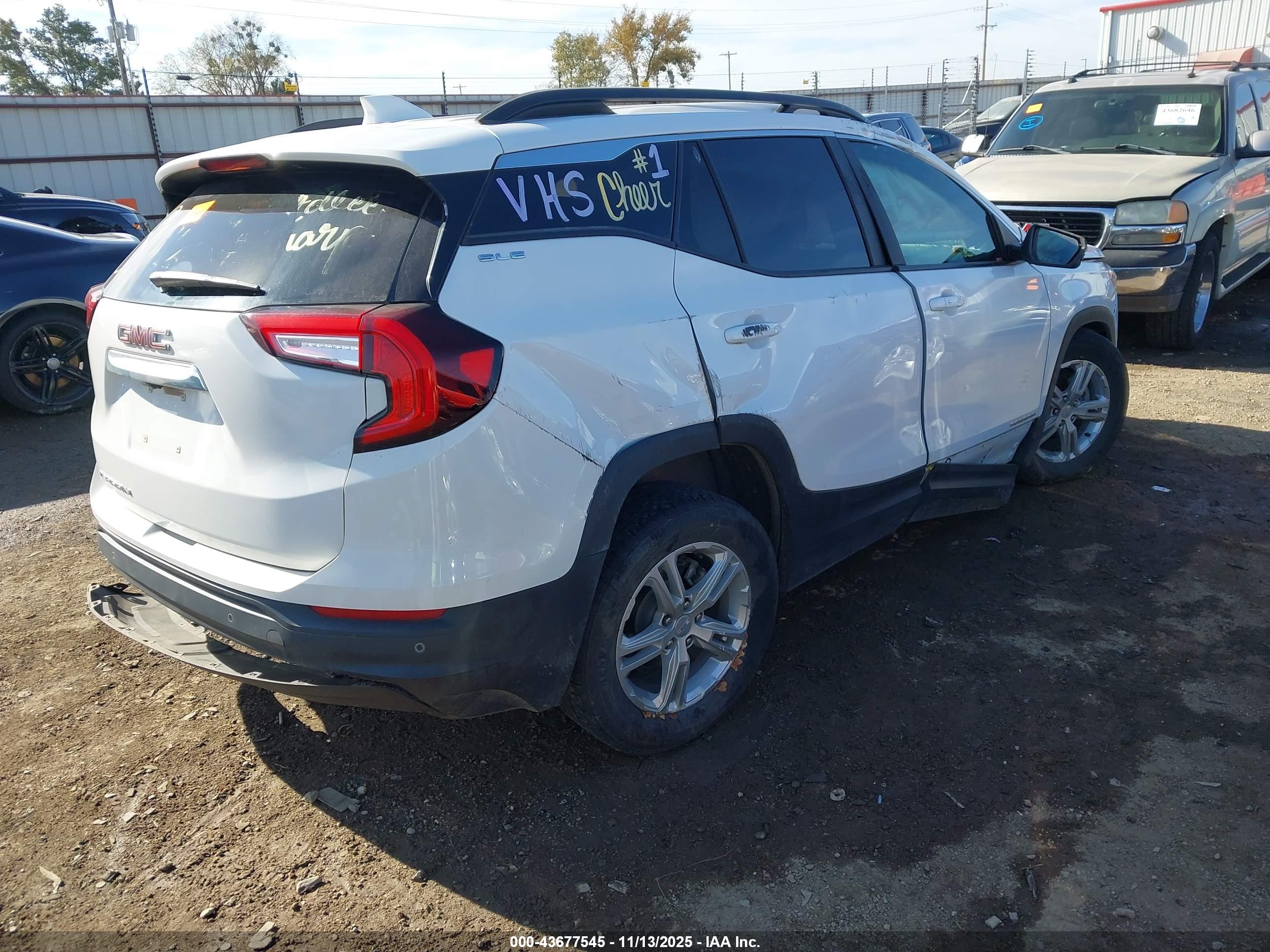 GMC TERRAIN image 4
