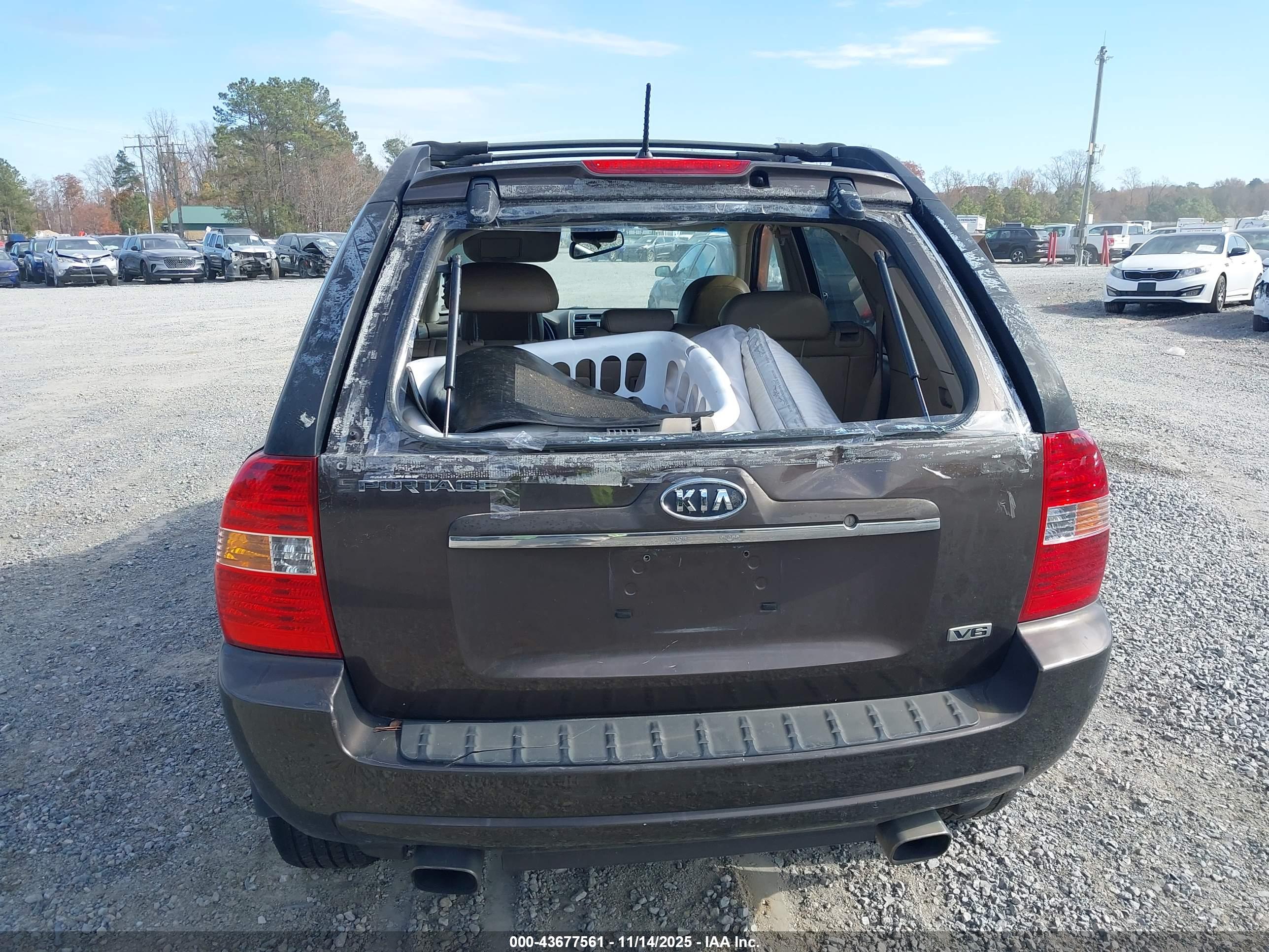 KIA SPORTAGE image 6
