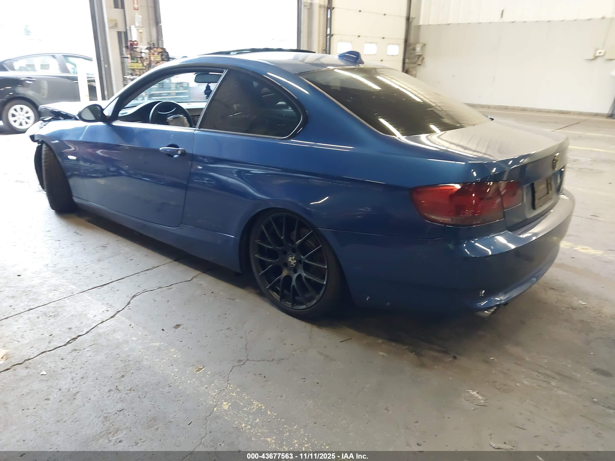 BMW 328I image 3