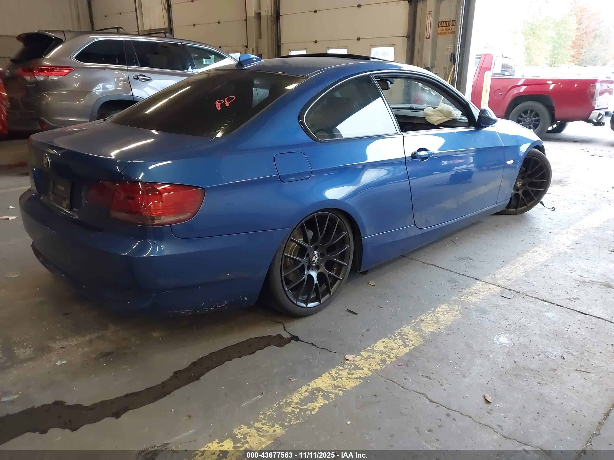 BMW 328I image 4
