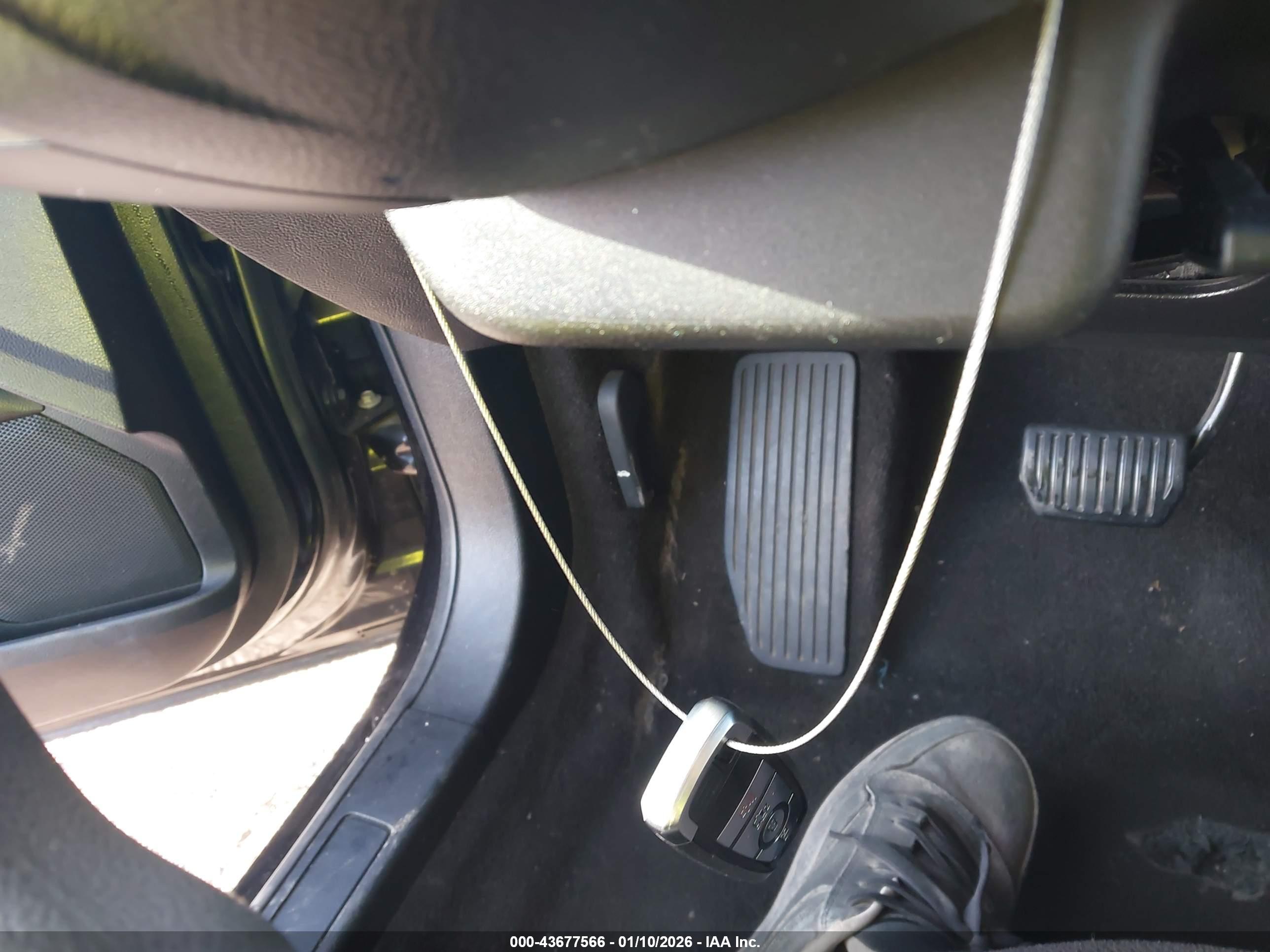 FORD FUSION image 11