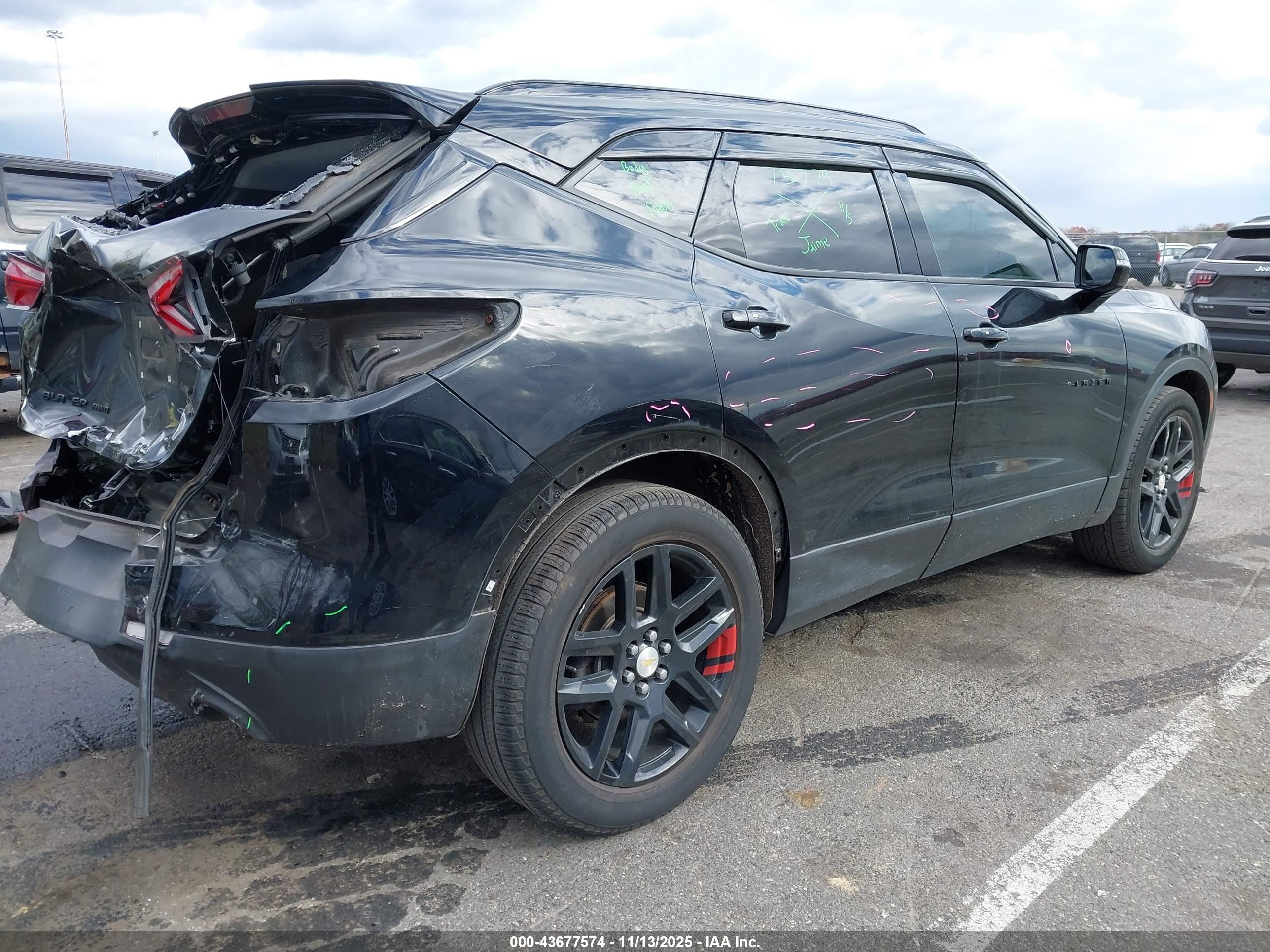 CHEVROLET BLAZER image 4