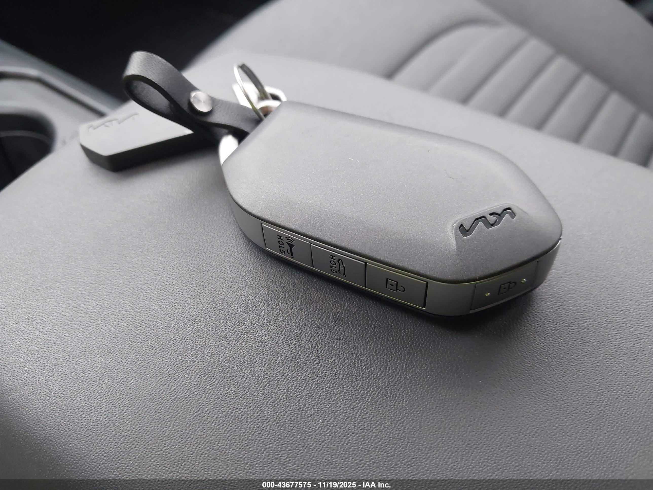 KIA K4 image 11