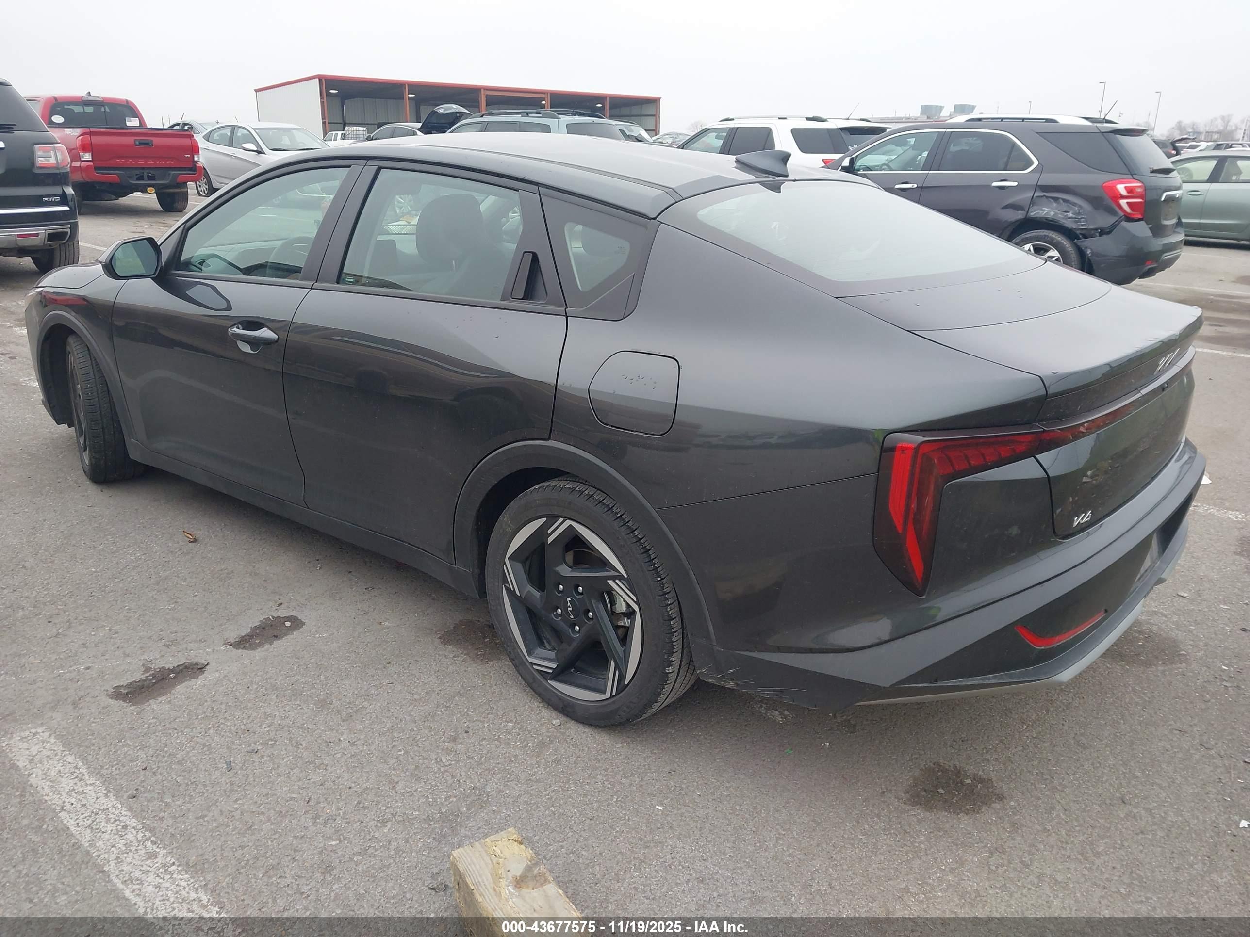 KIA K4 image 3