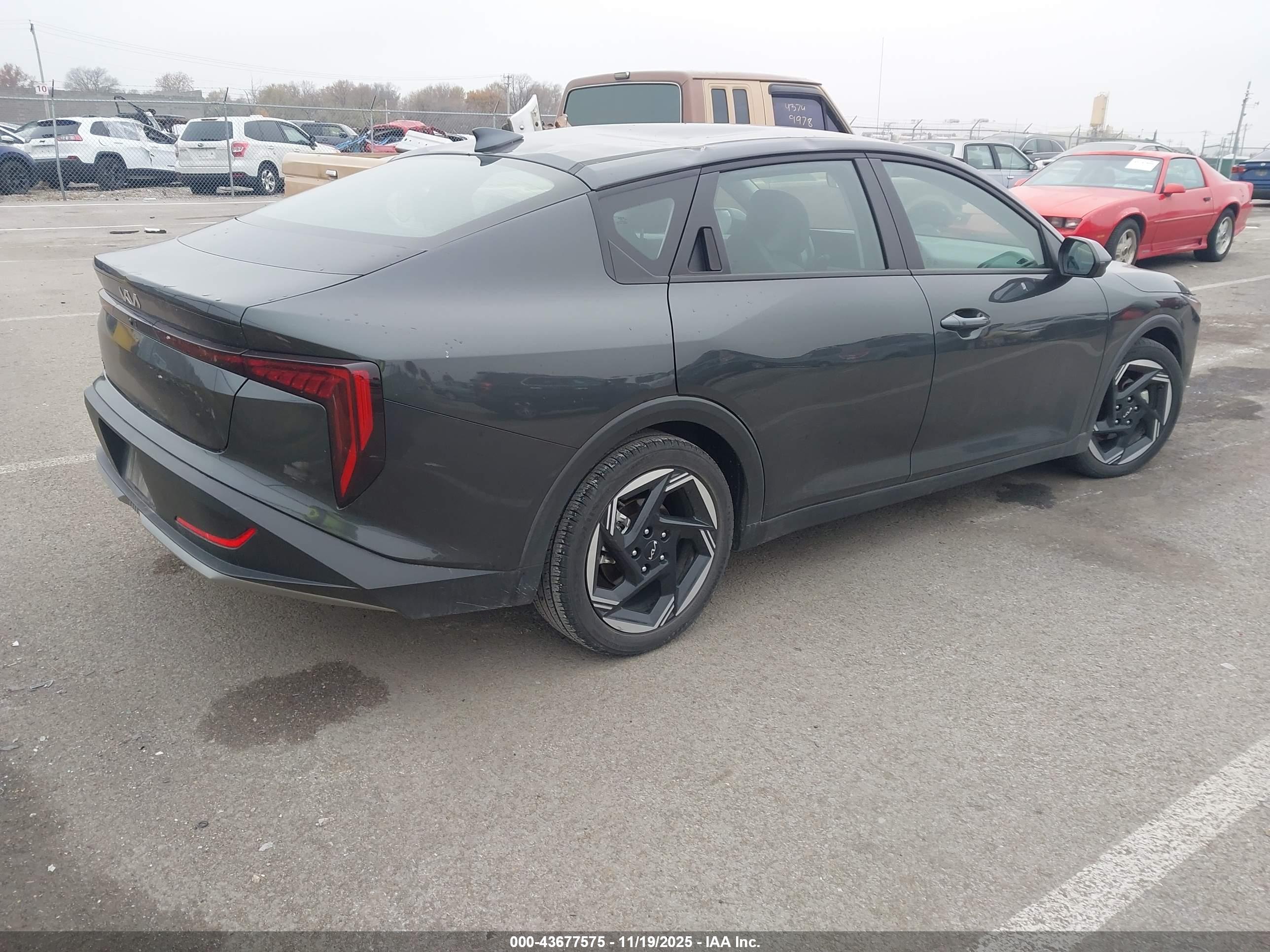 KIA K4 image 4