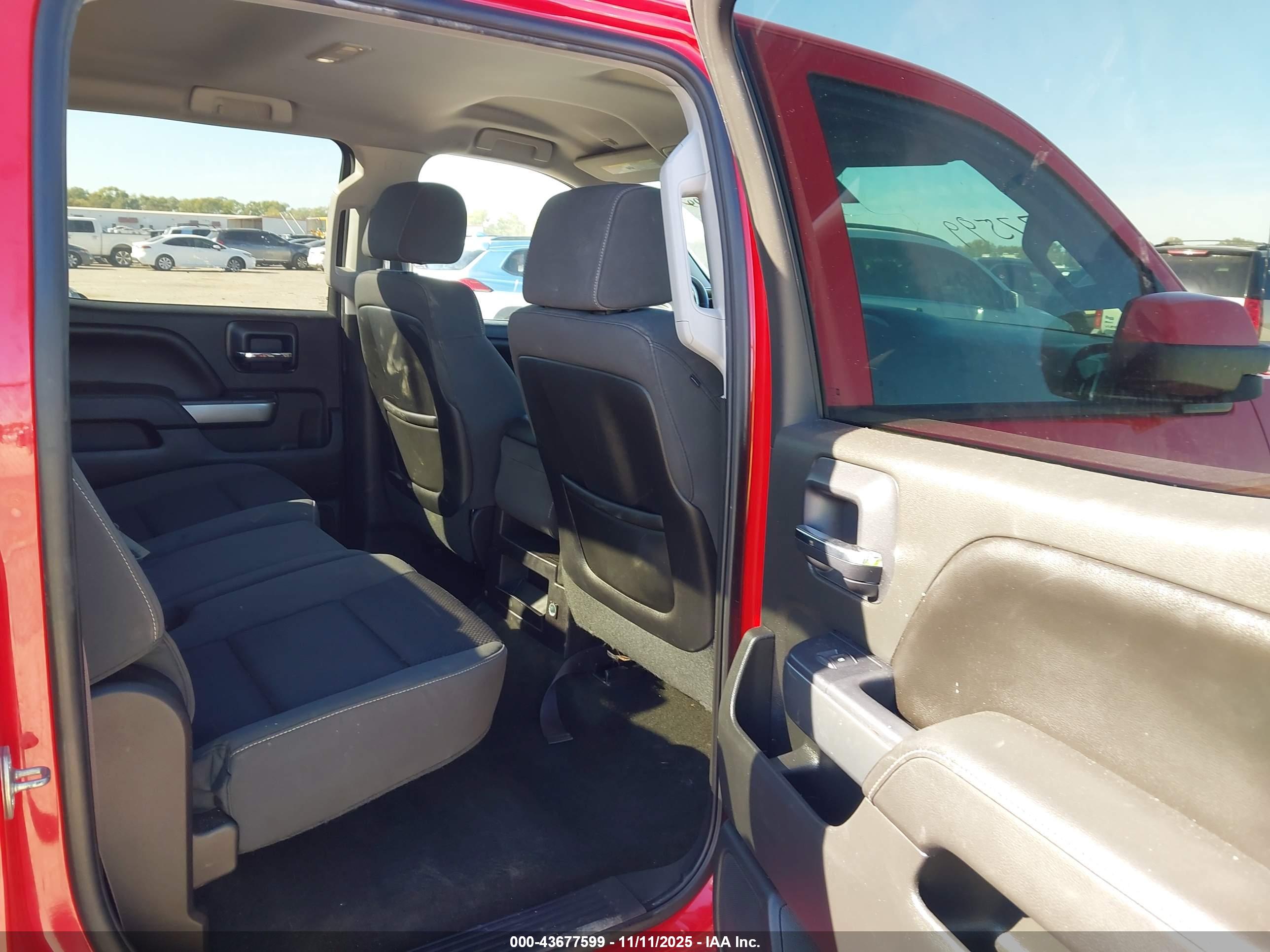 CHEVROLET SILVERADO image 8