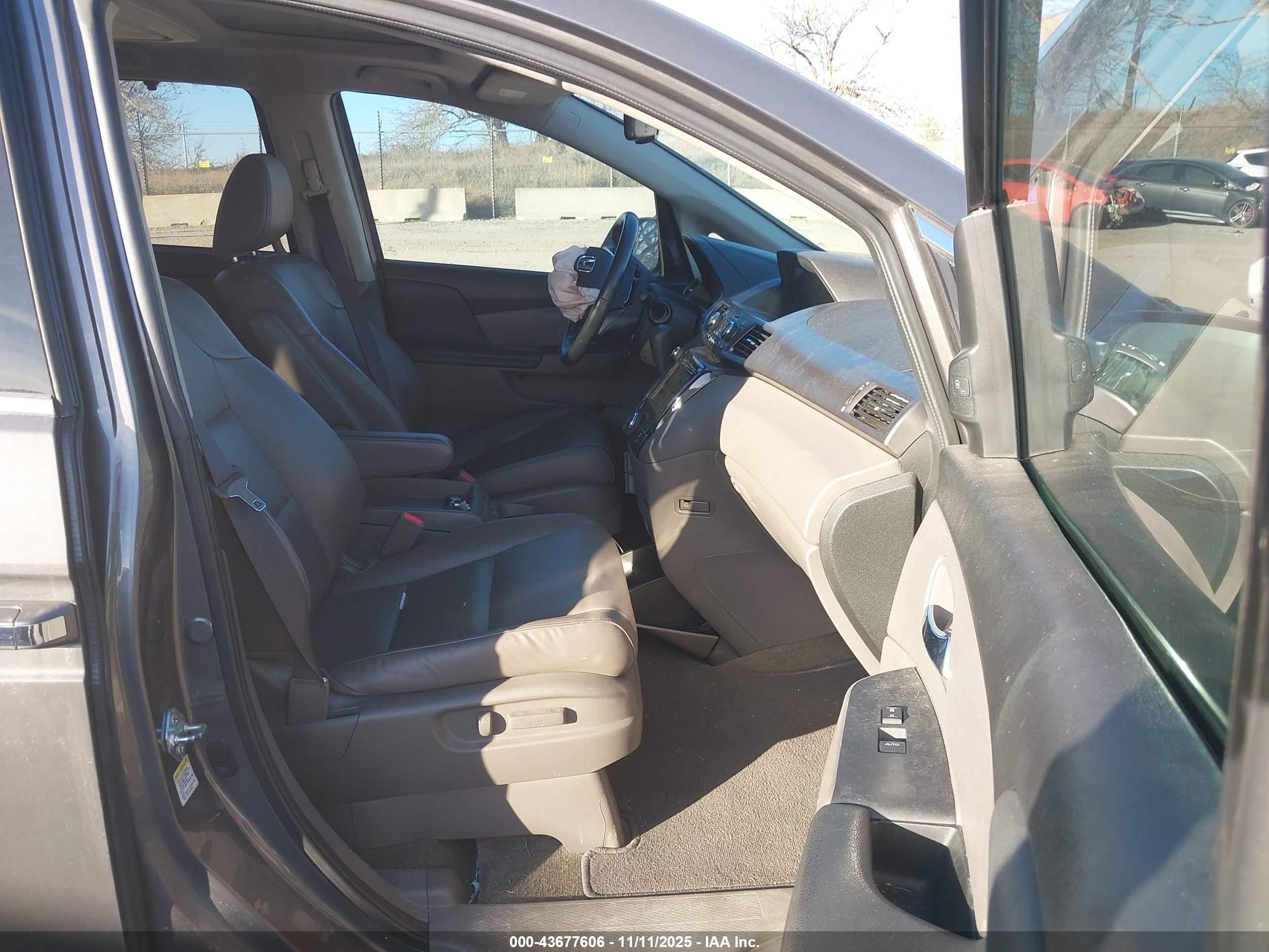 HONDA ODYSSEY image 5