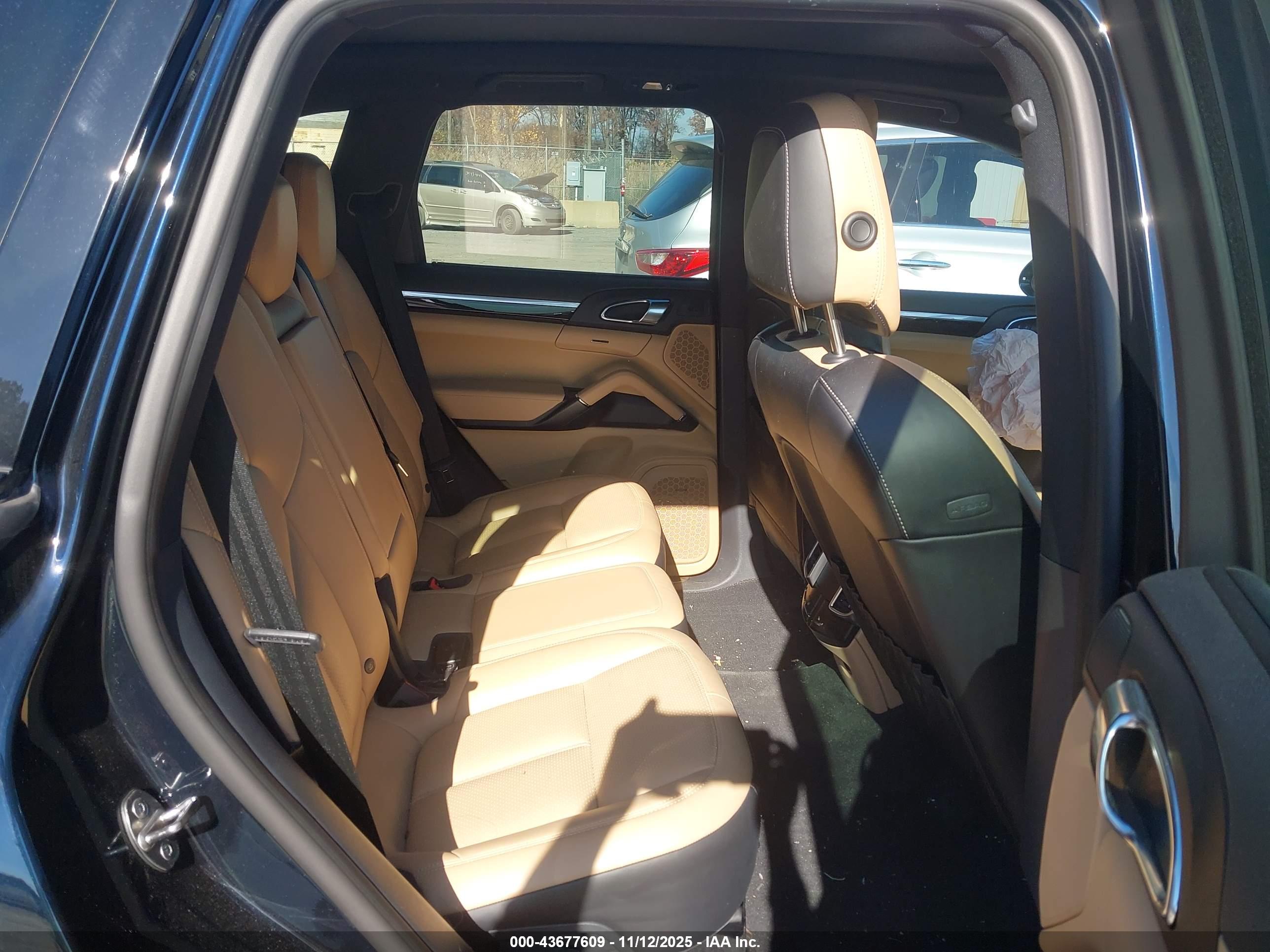 PORSCHE CAYENNE image 8