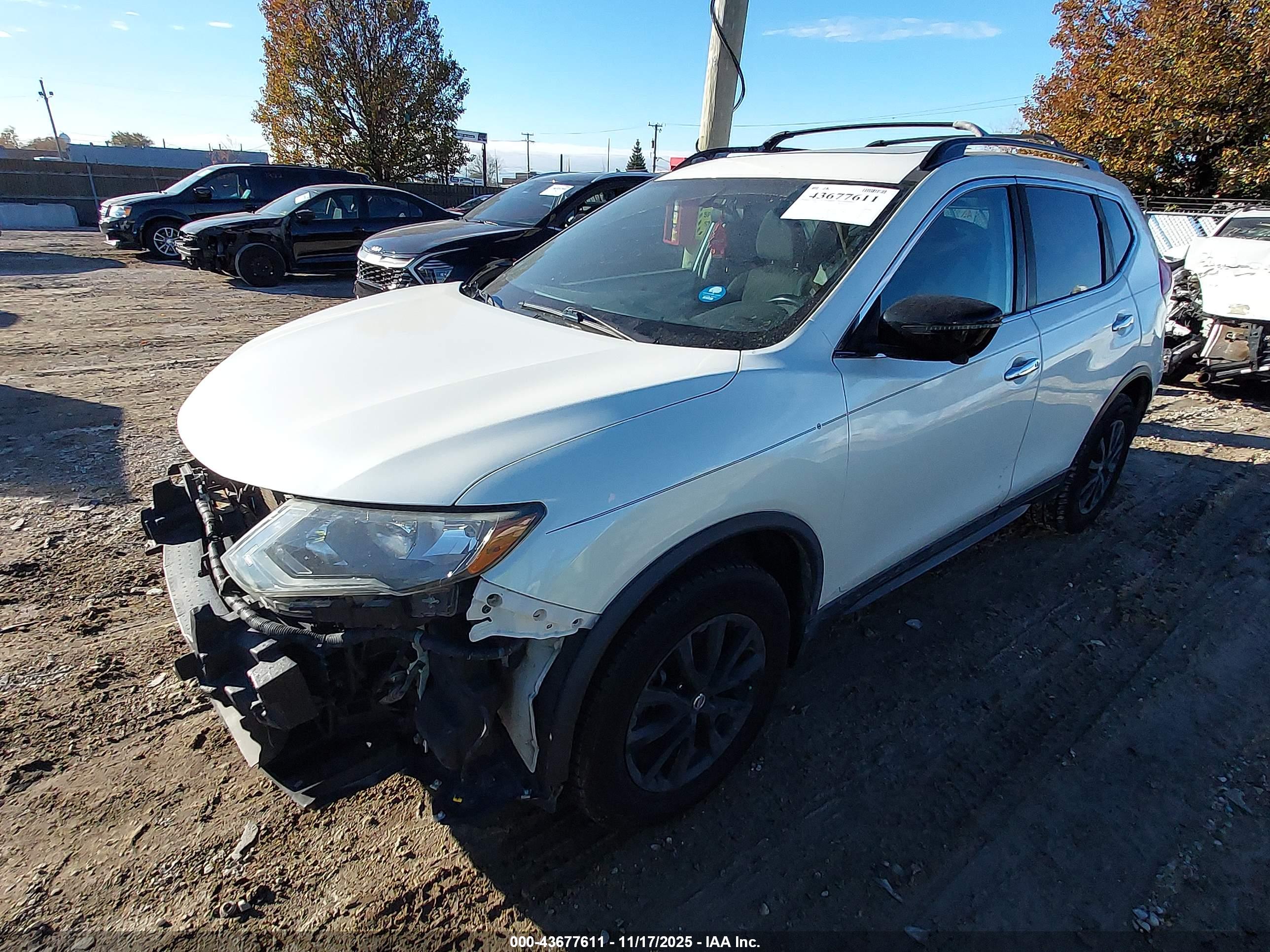 NISSAN ROGUE image 2