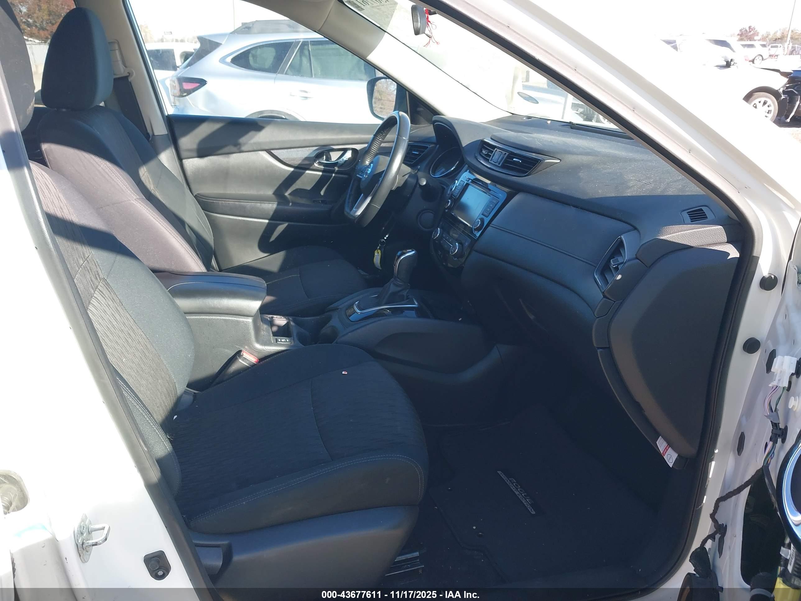 NISSAN ROGUE image 5