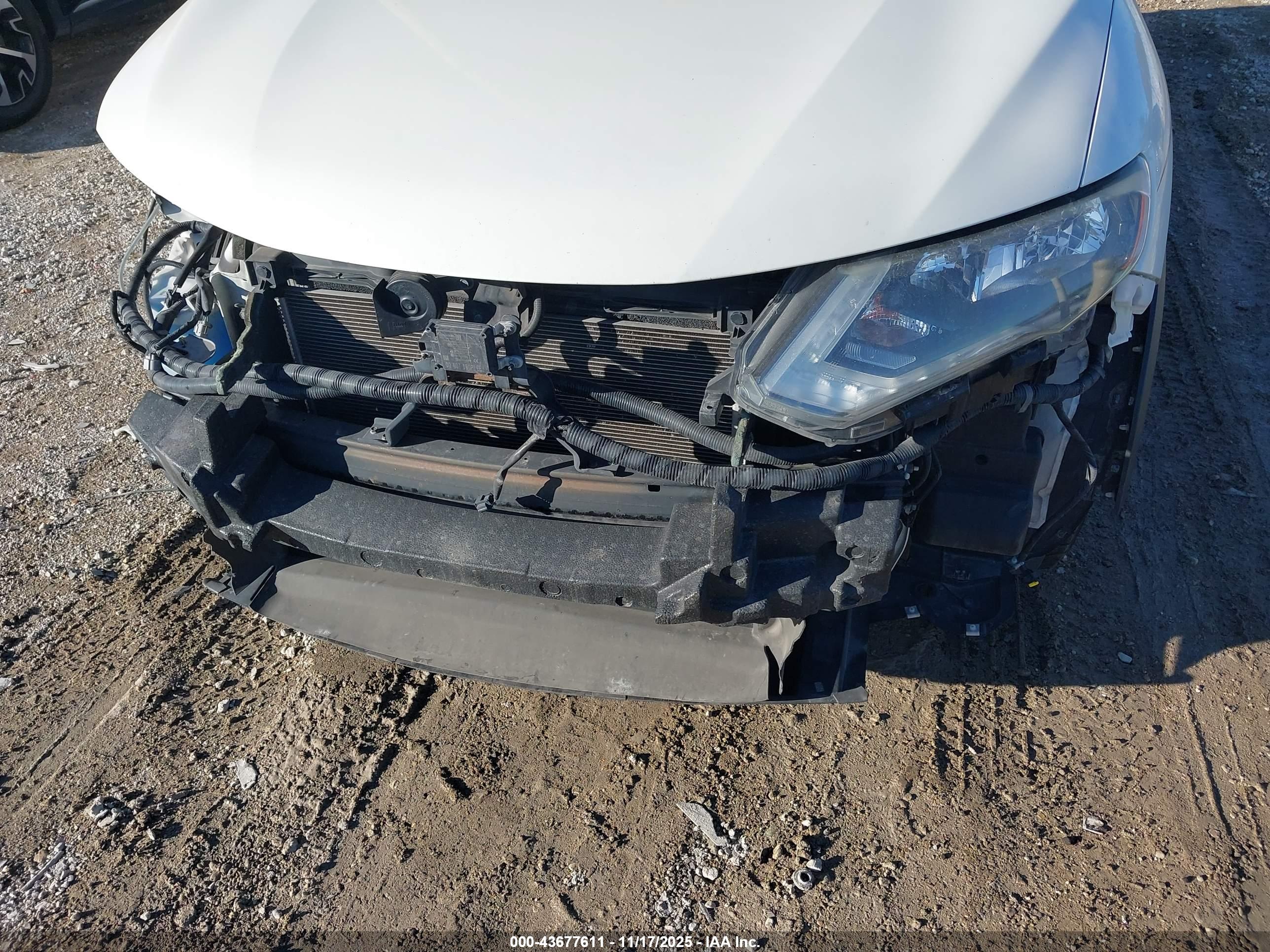 NISSAN ROGUE image 6