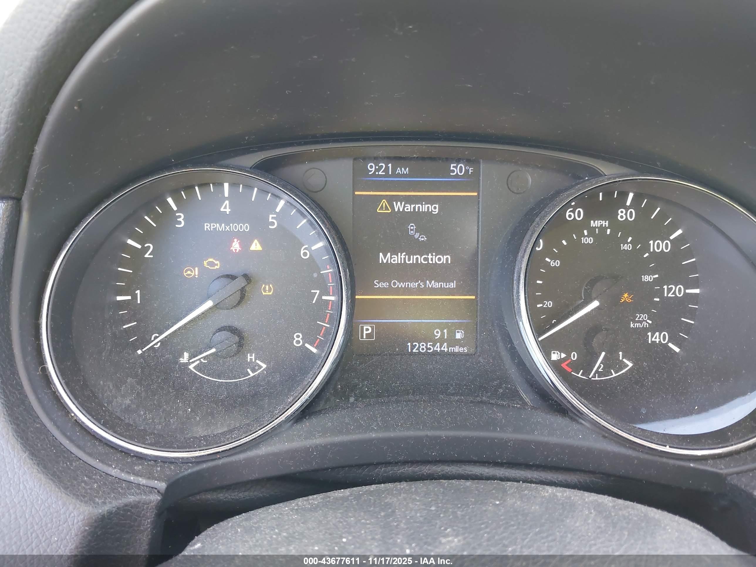 NISSAN ROGUE image 7