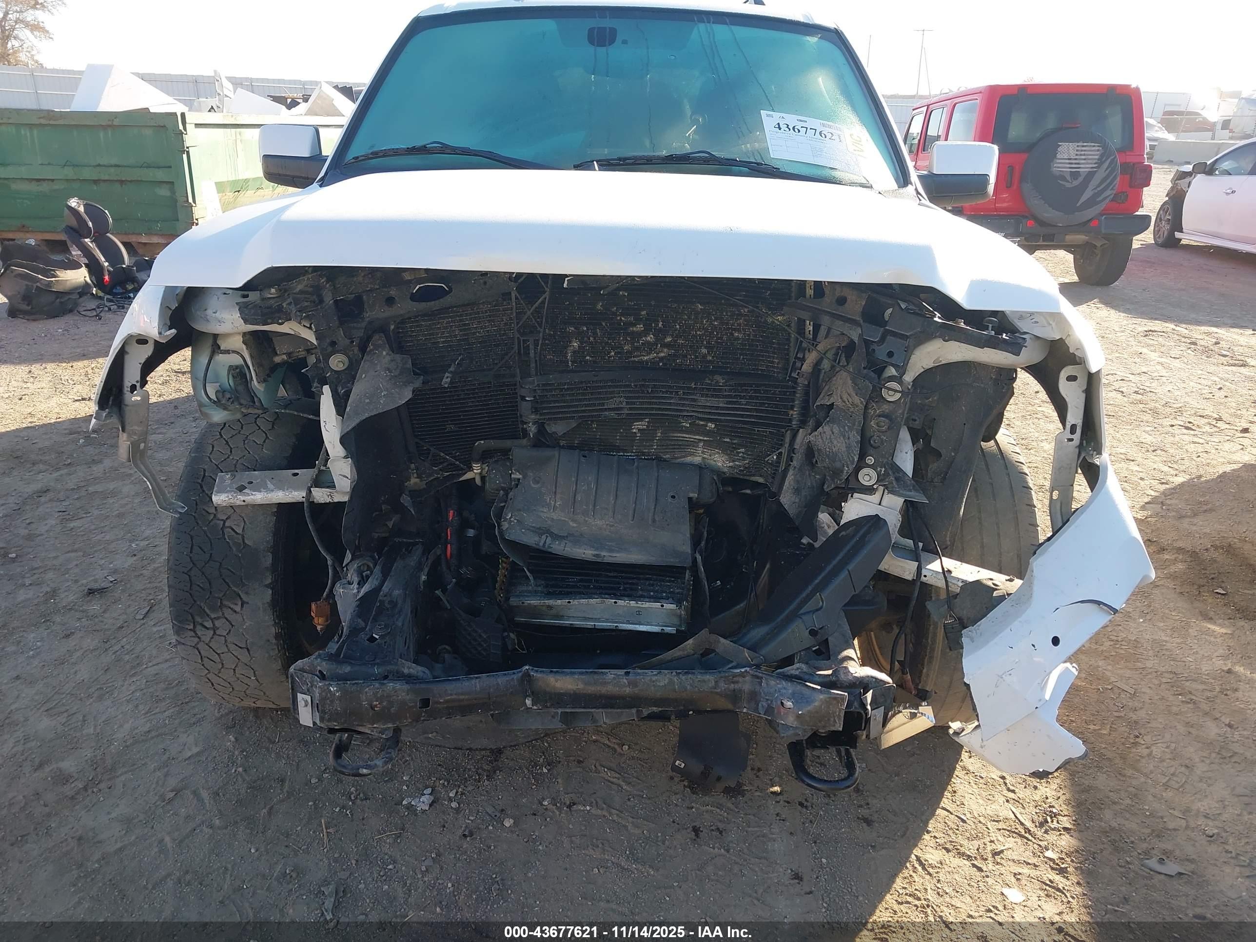 FORD EXPEDITION image 6