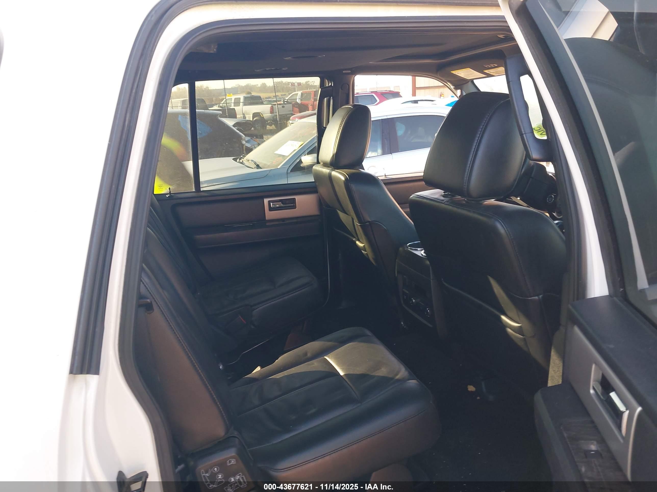 FORD EXPEDITION image 8