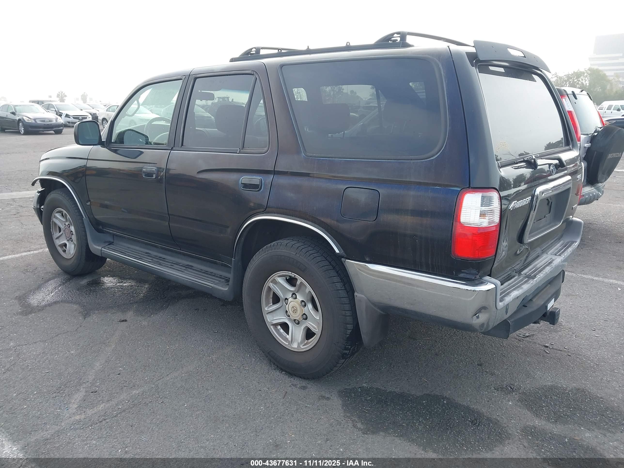 TOYOTA 4RUNNER image 3